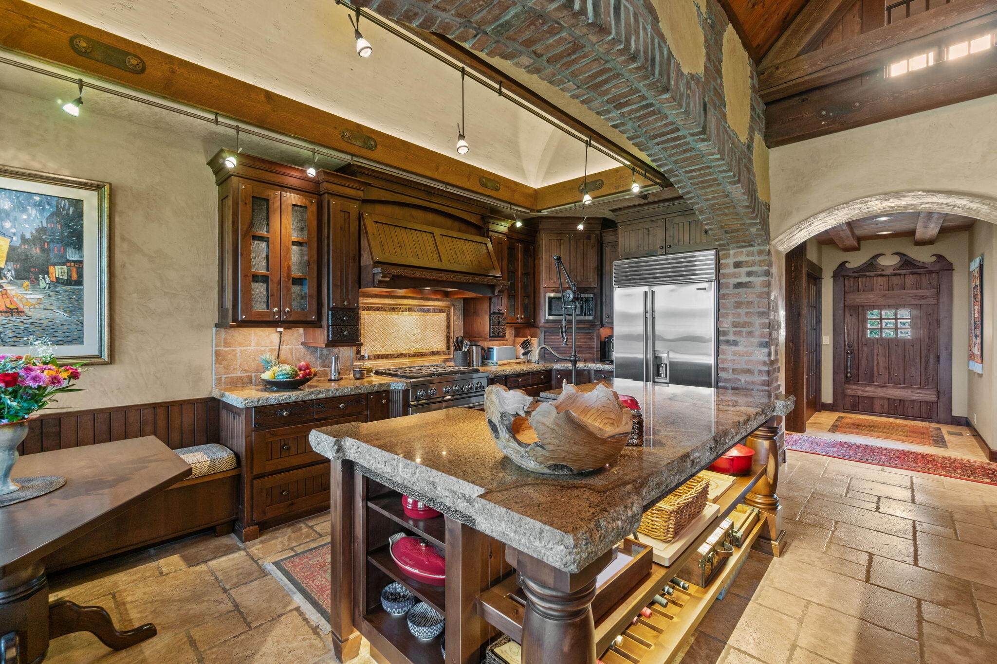 61279 Gorge View Street