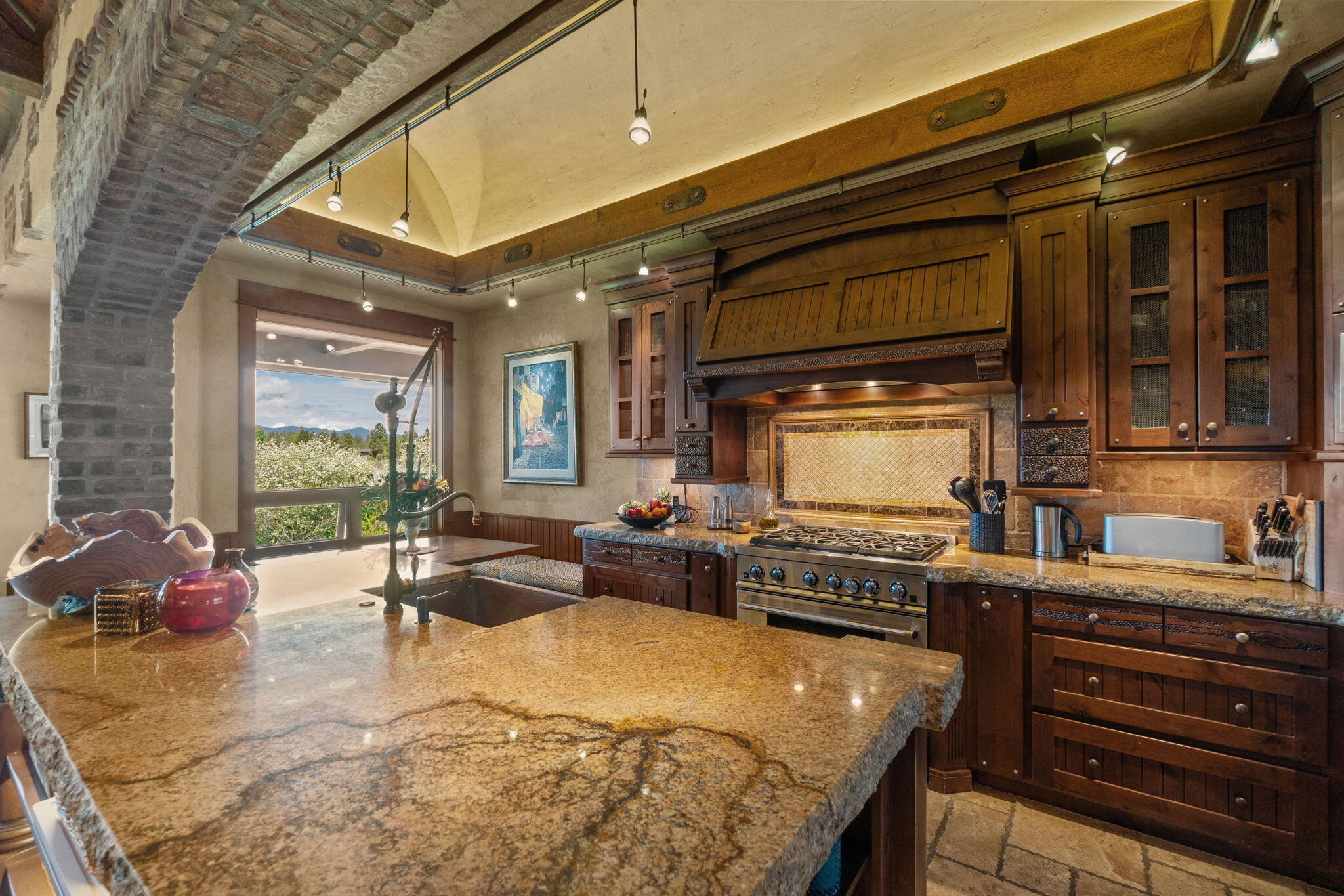 61279 Gorge View Street