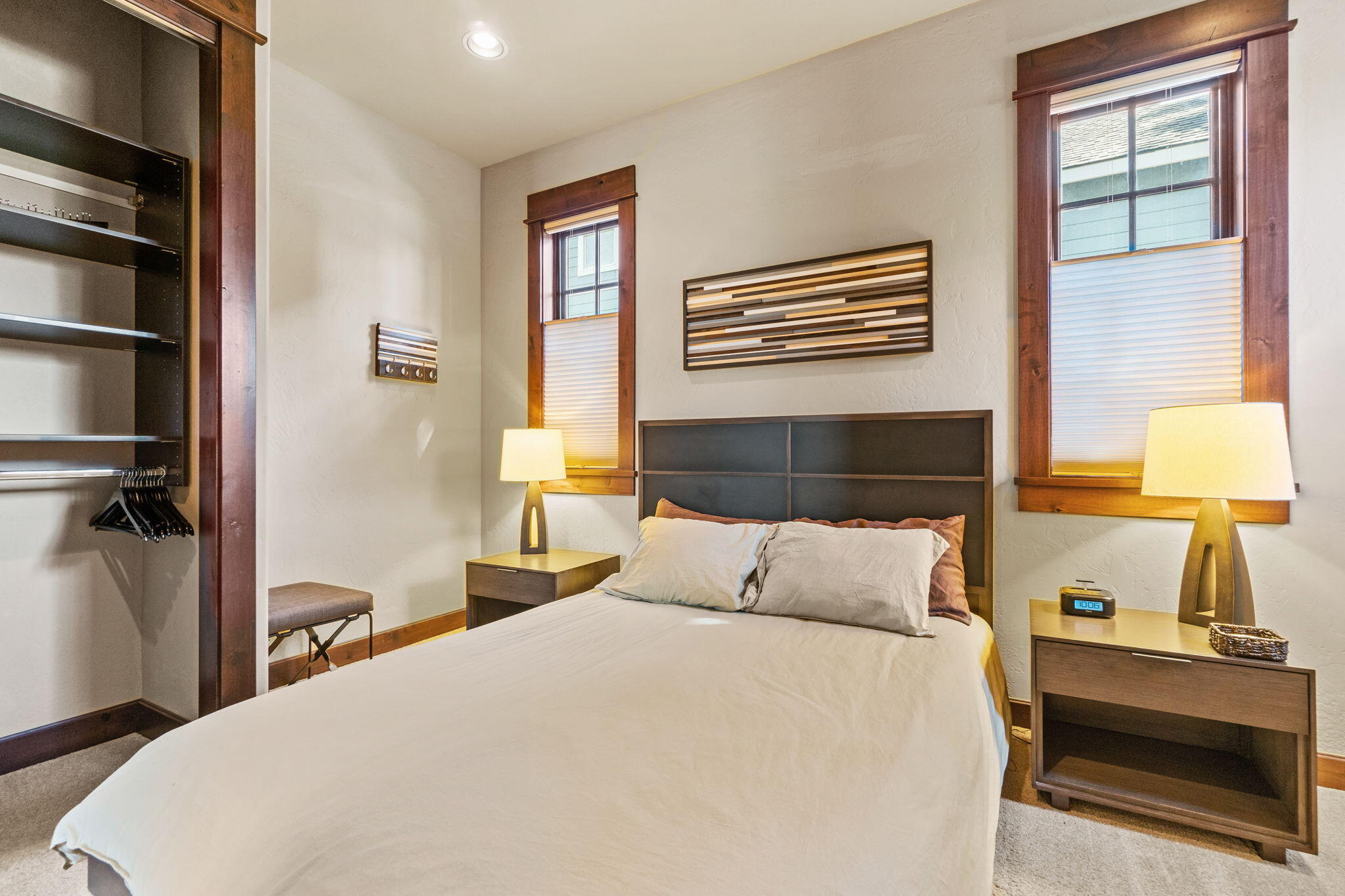 61279 Gorge View Street