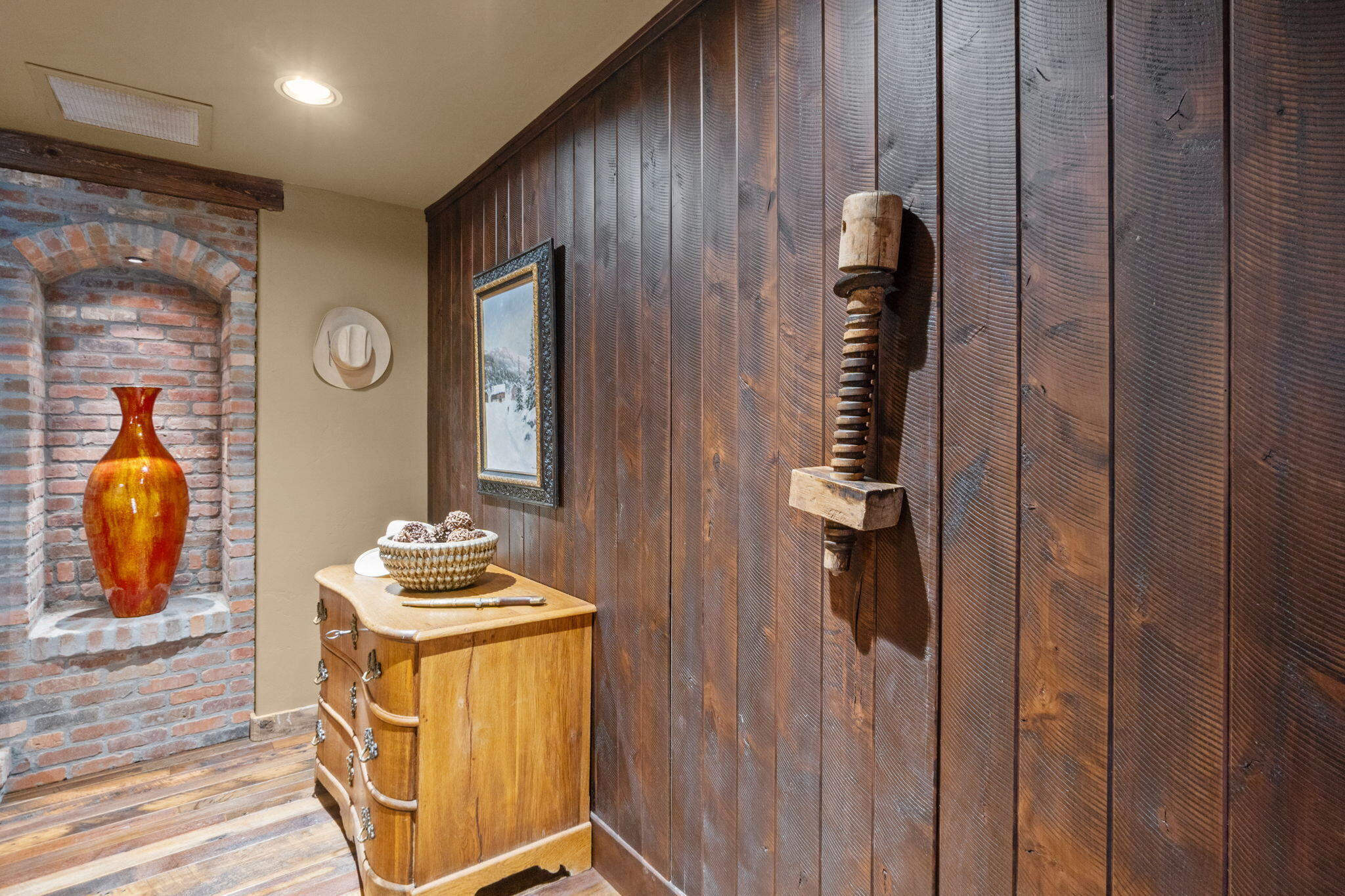 61279 Gorge View Street