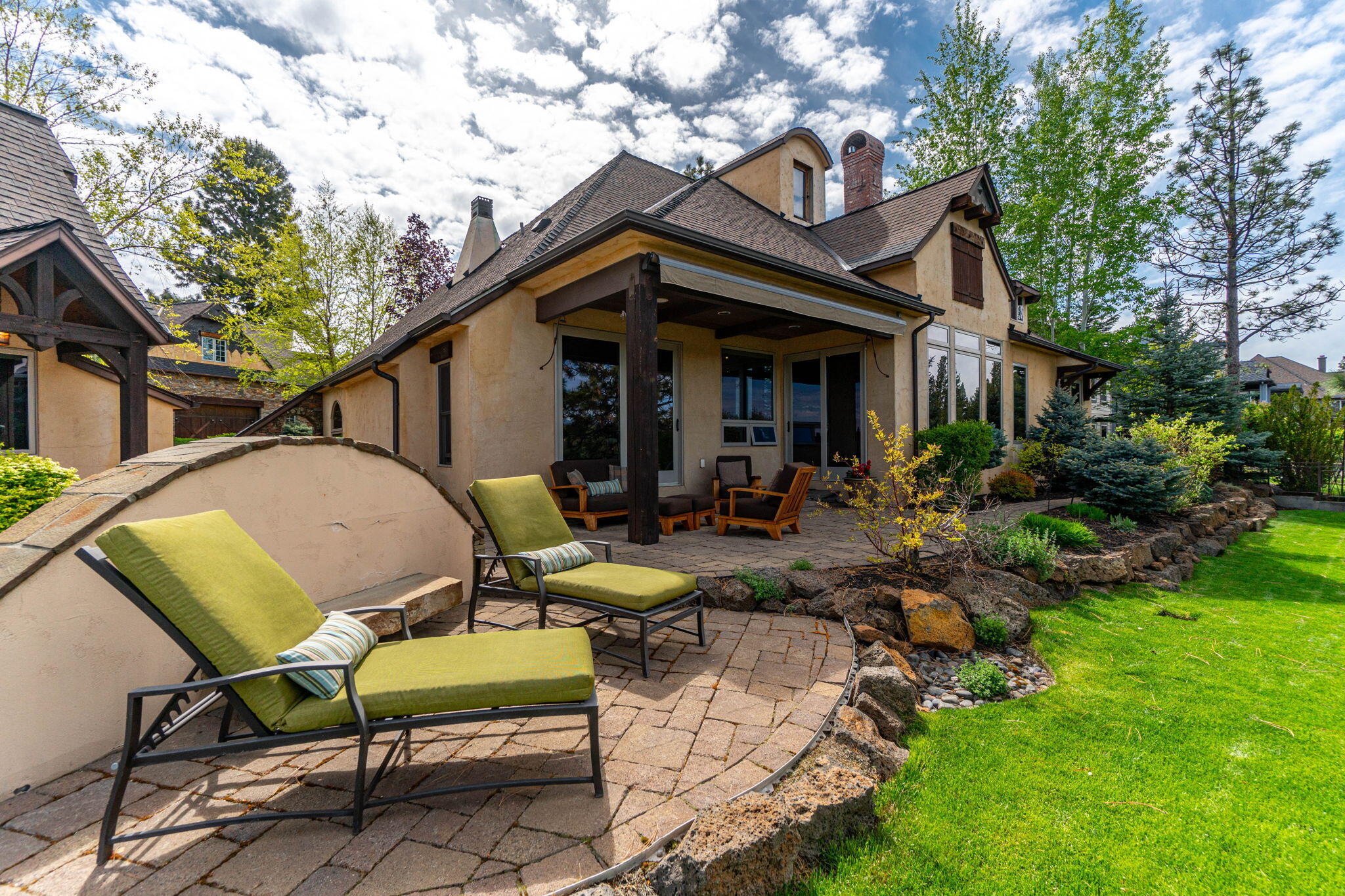 61279 Gorge View Street