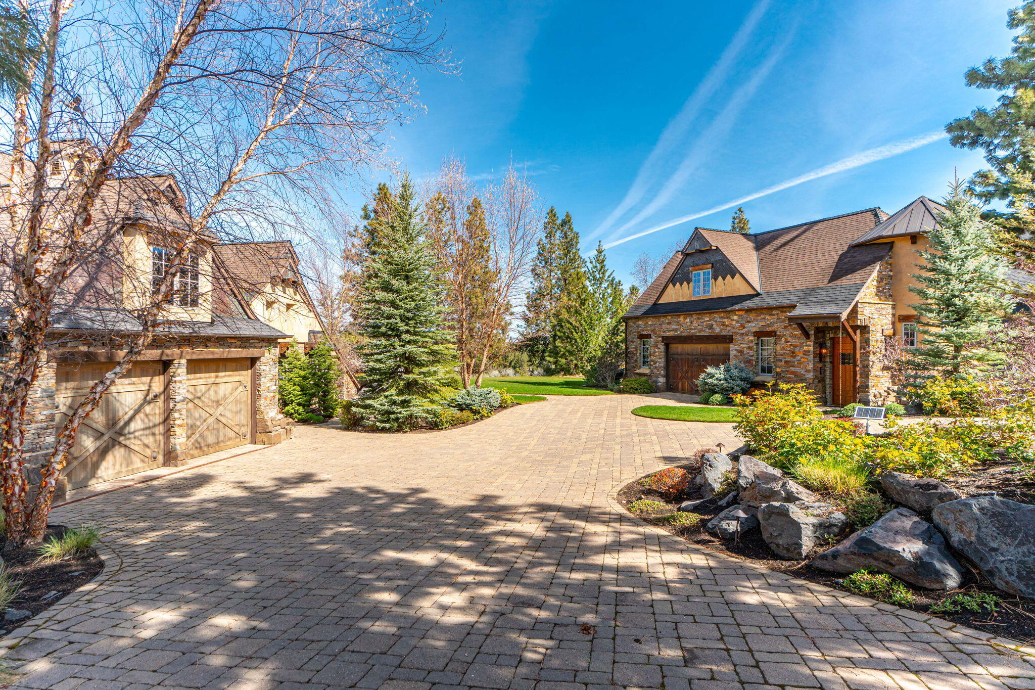 61279 Gorge View Street