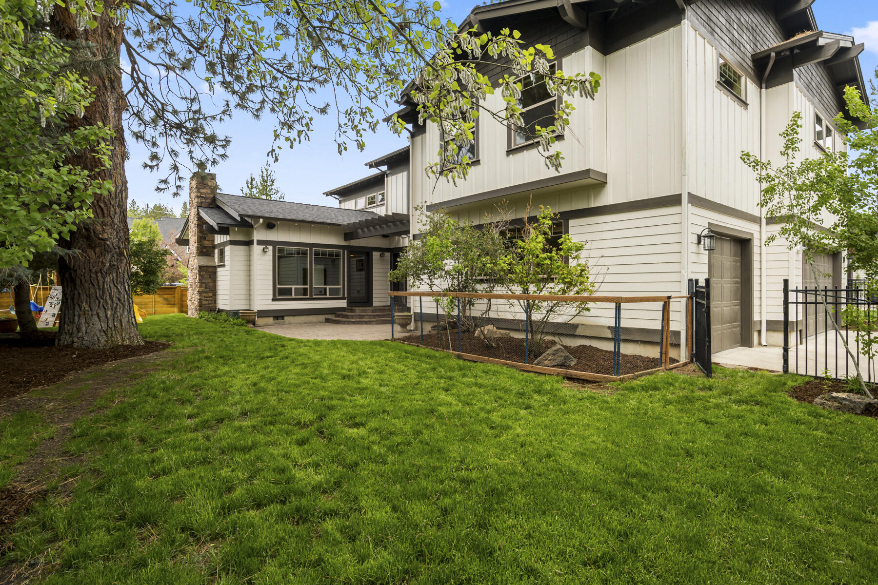 2378 NW Brickyard Street