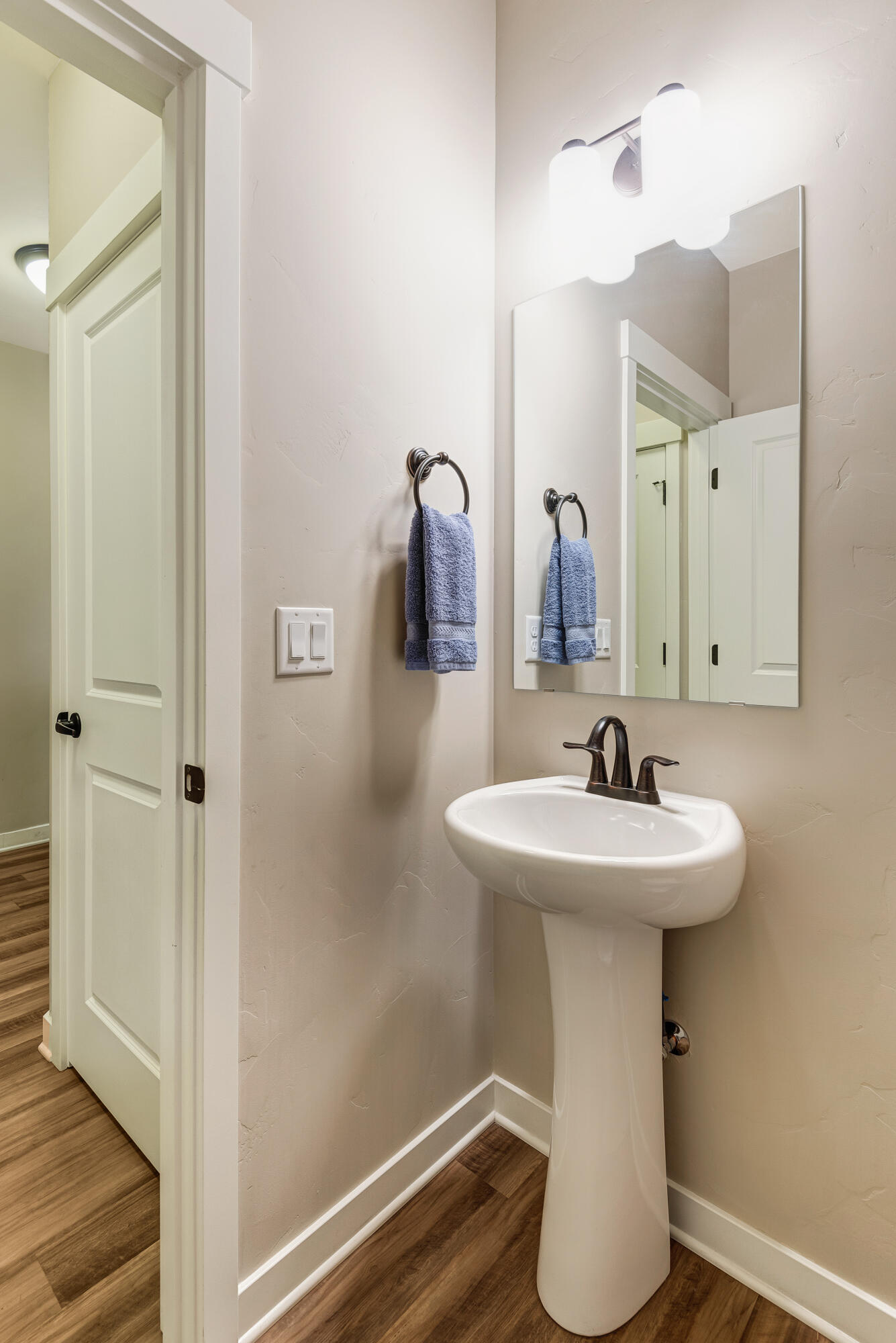 60443 Hedgewood Lane