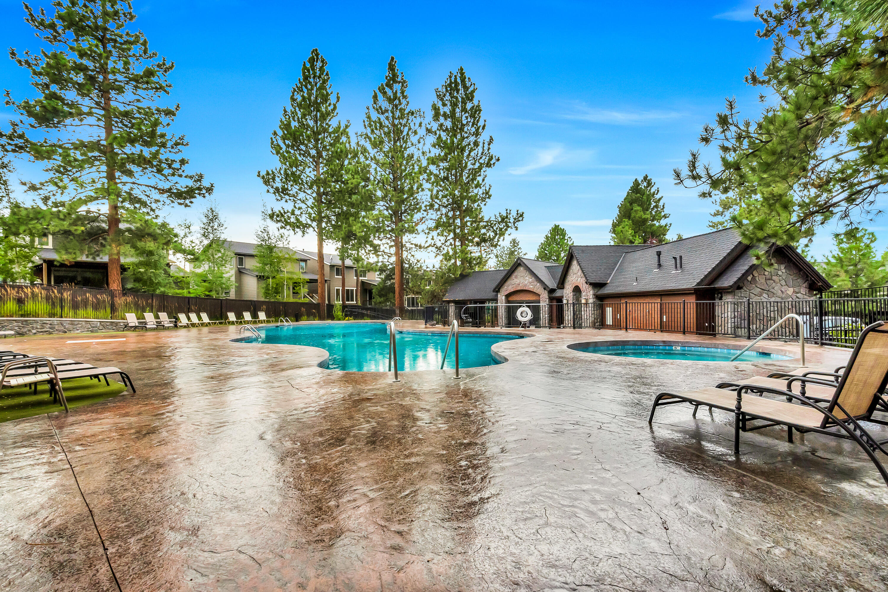 60443 Hedgewood Lane