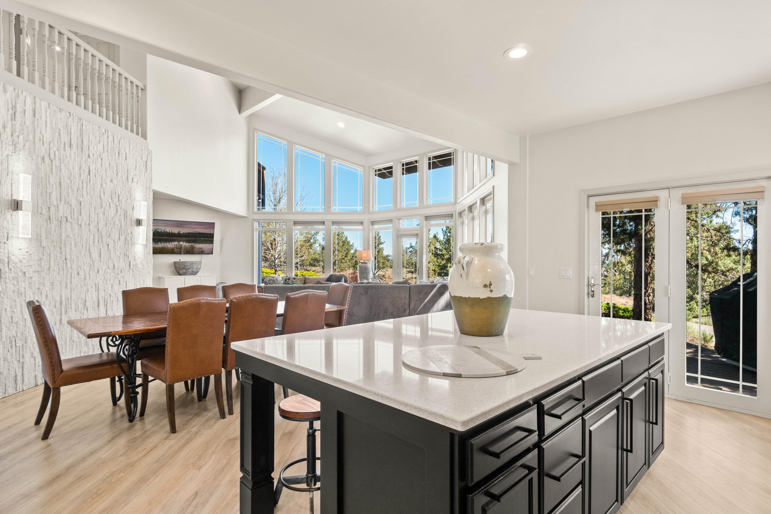 6625 NW Poplar Drive