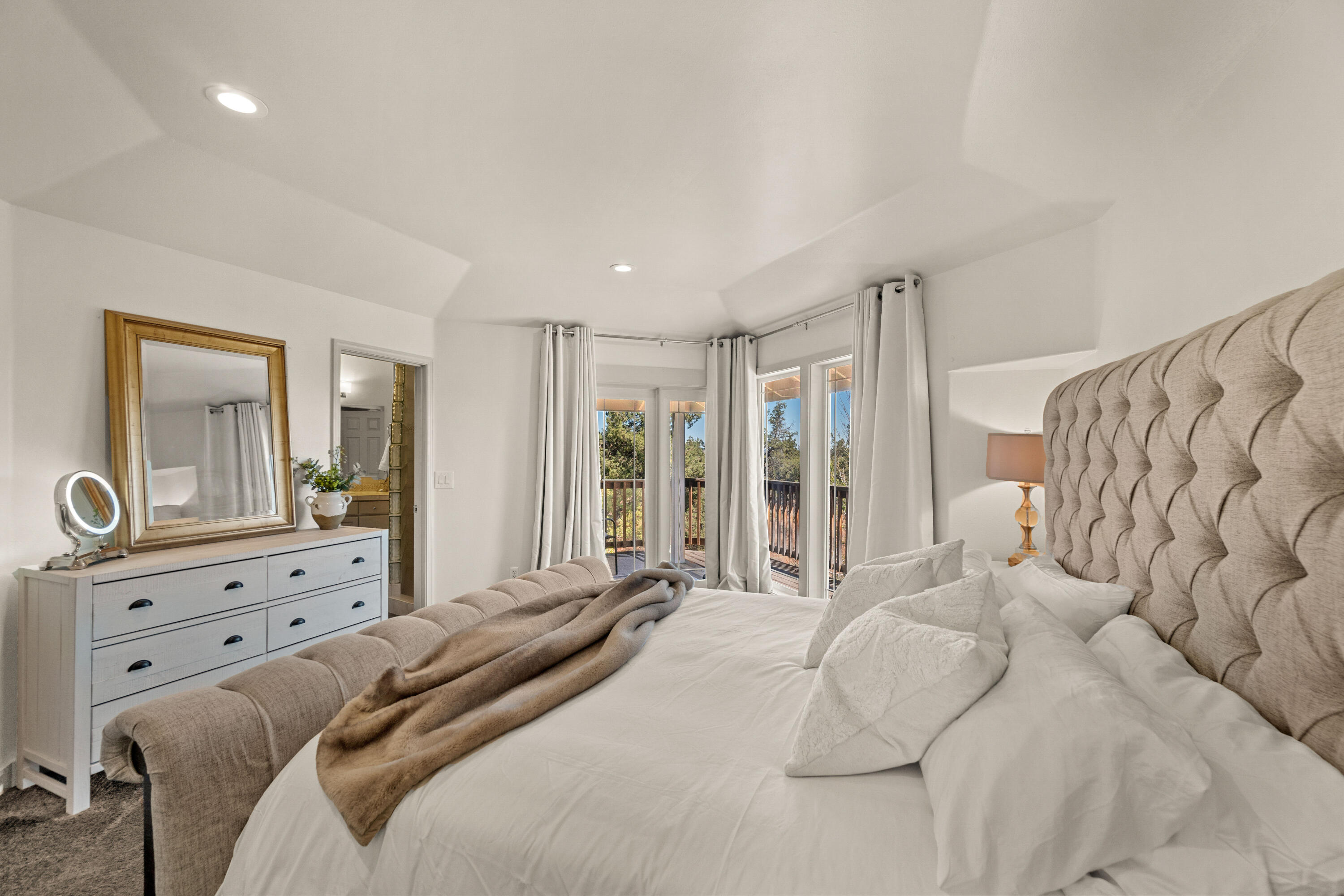 6625 NW Poplar Drive