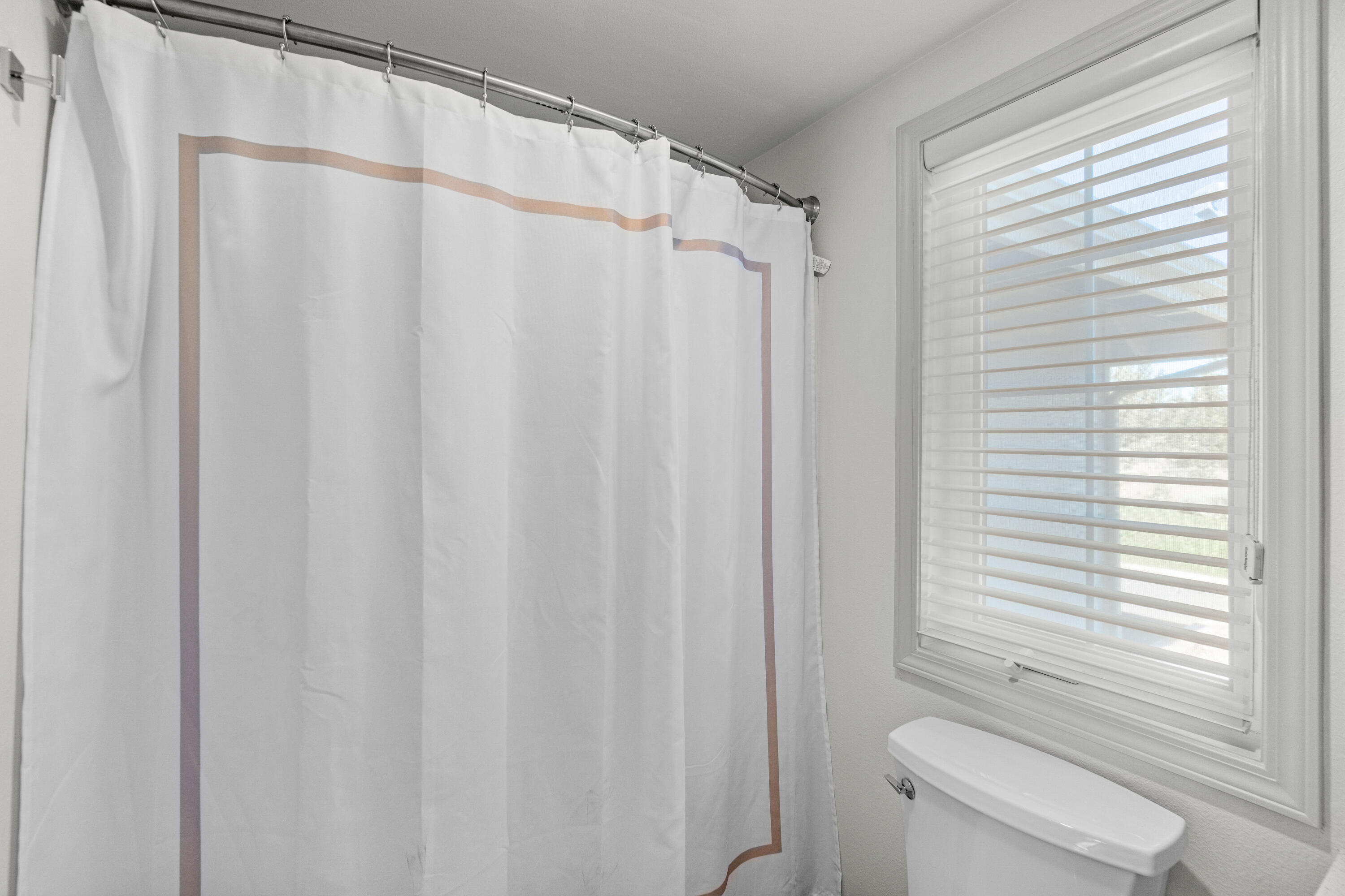 6625 NW Poplar Drive