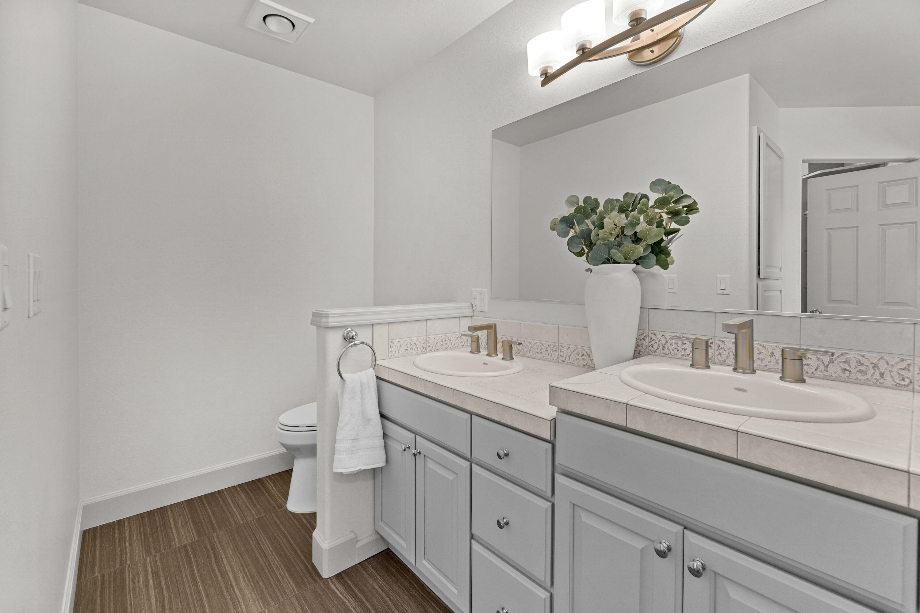 6625 NW Poplar Drive