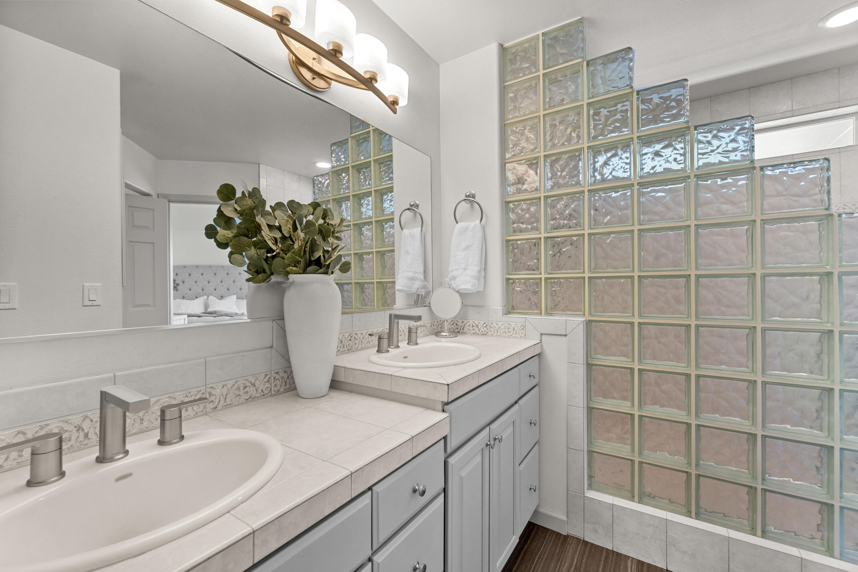 6625 NW Poplar Drive