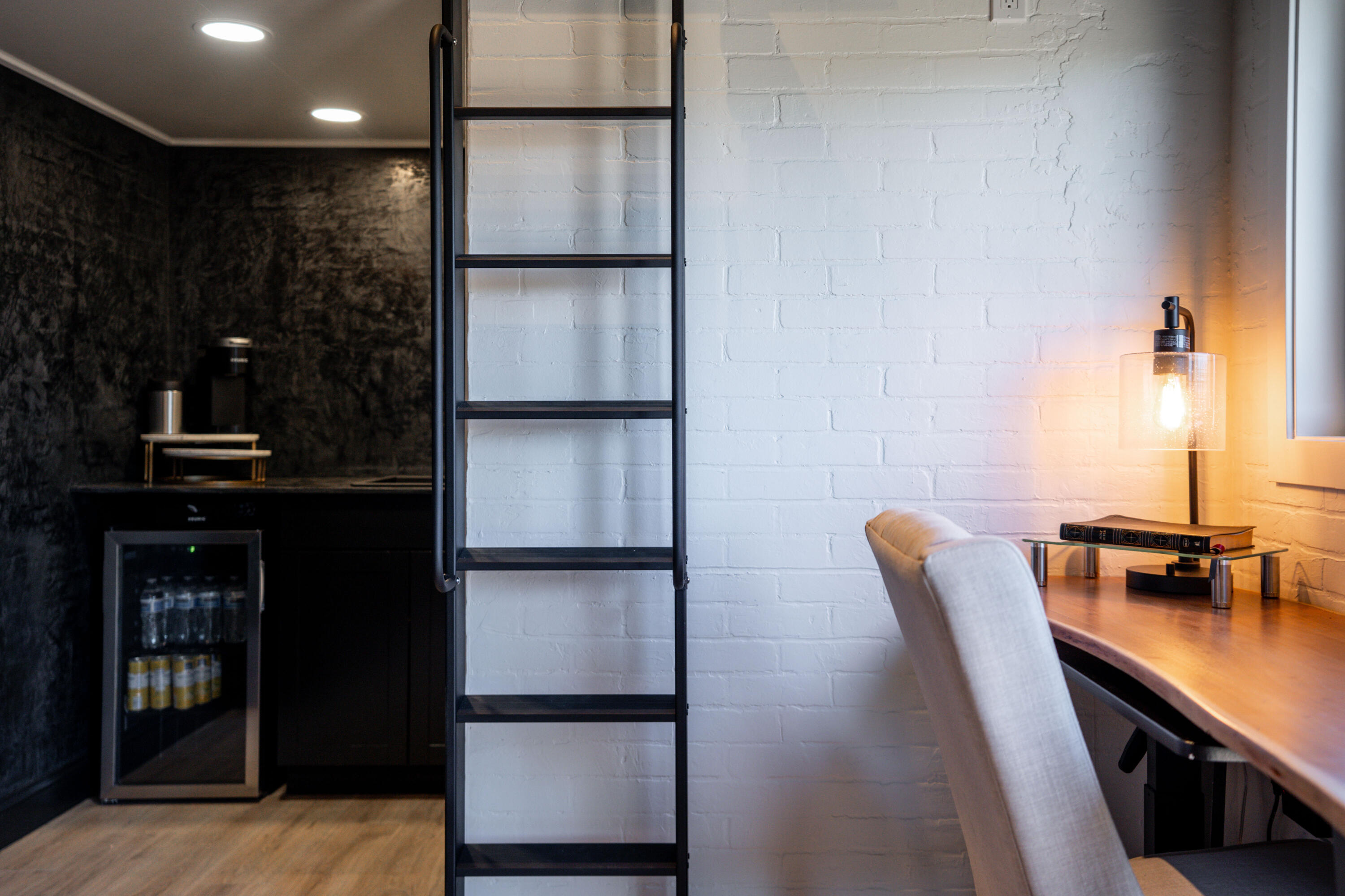 6625 NW Poplar Drive