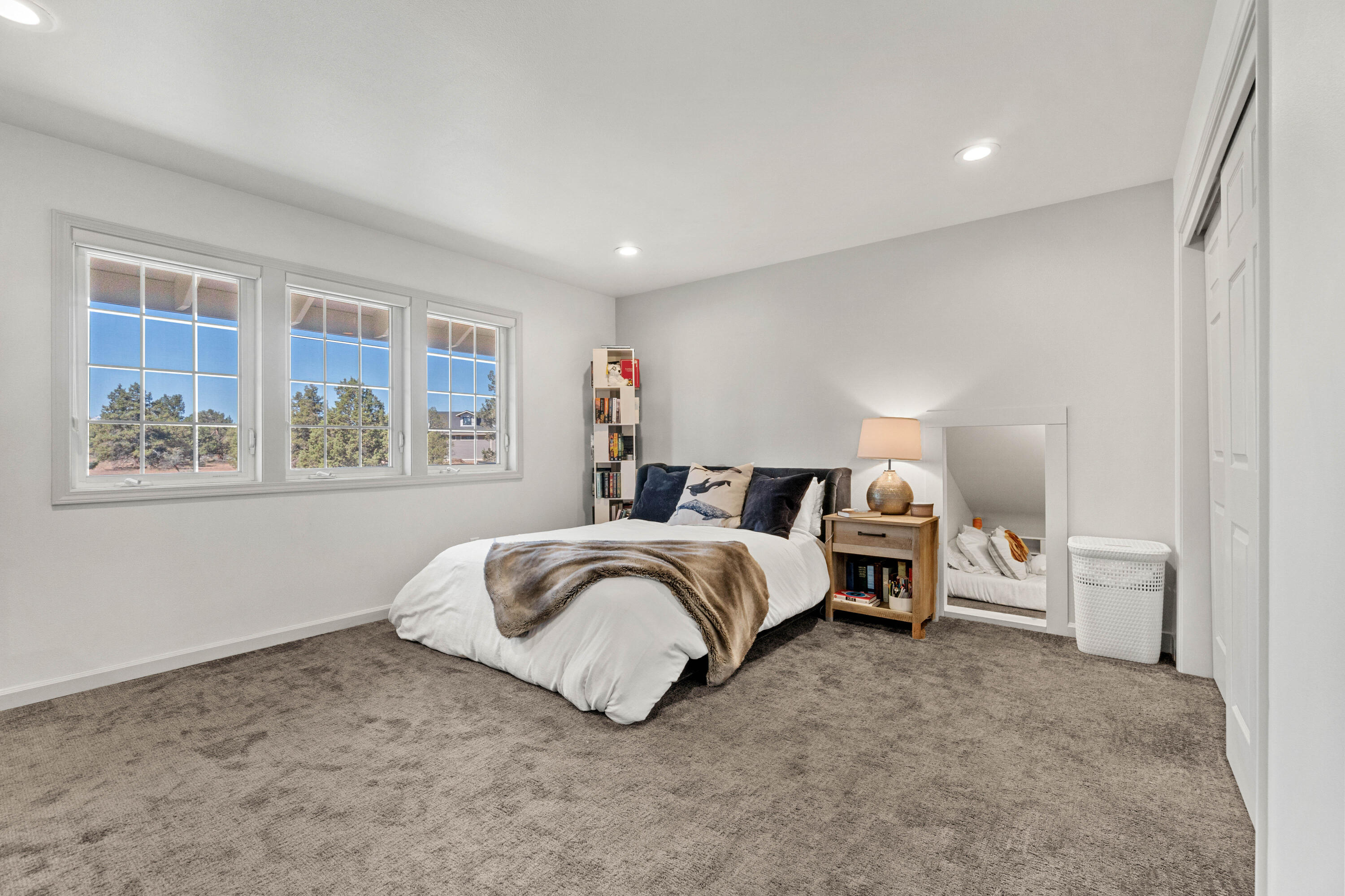 6625 NW Poplar Drive