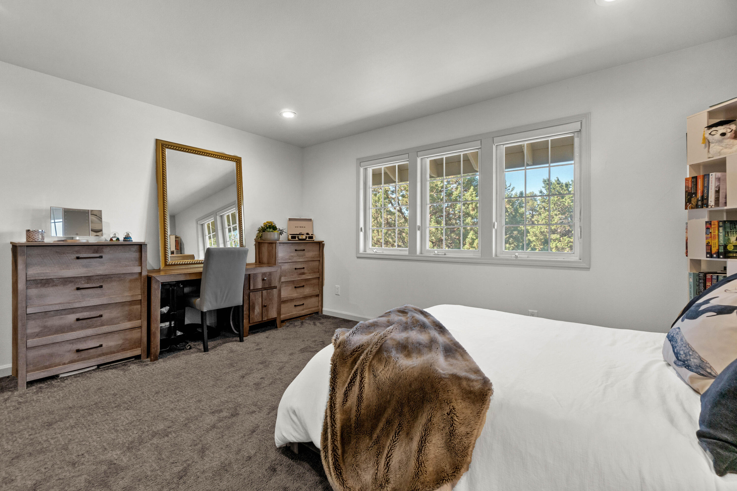 6625 NW Poplar Drive