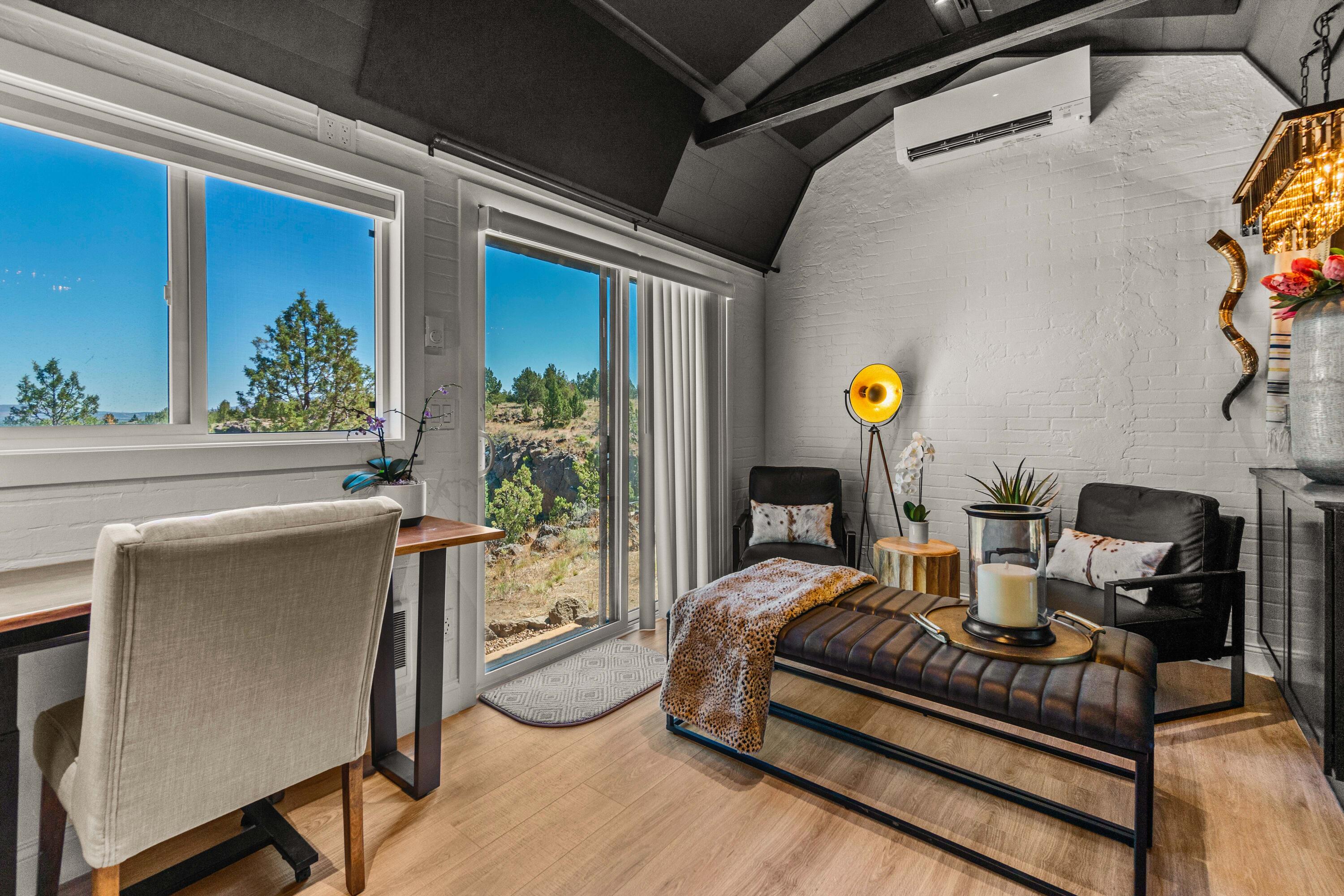 6625 NW Poplar Drive