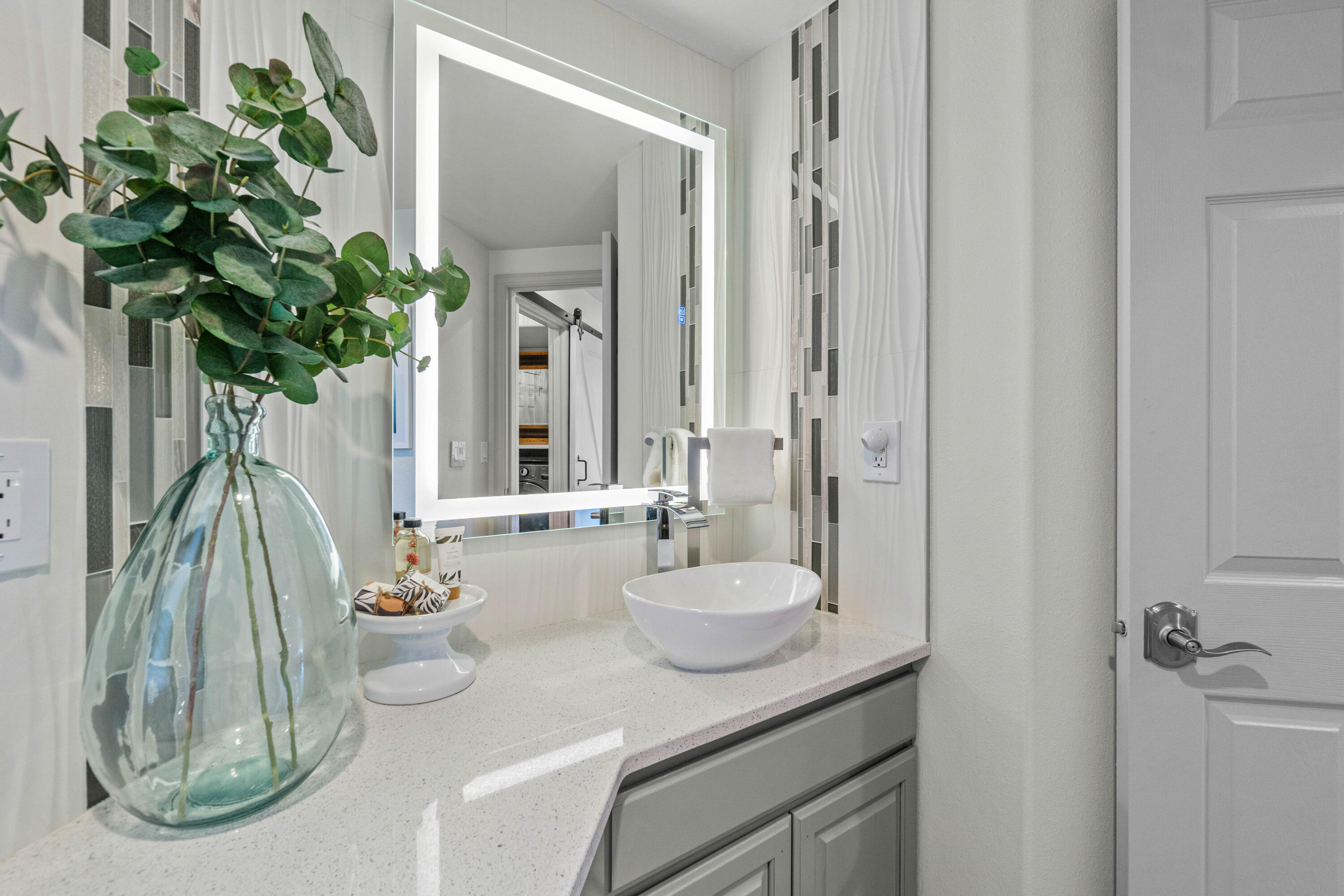 6625 NW Poplar Drive