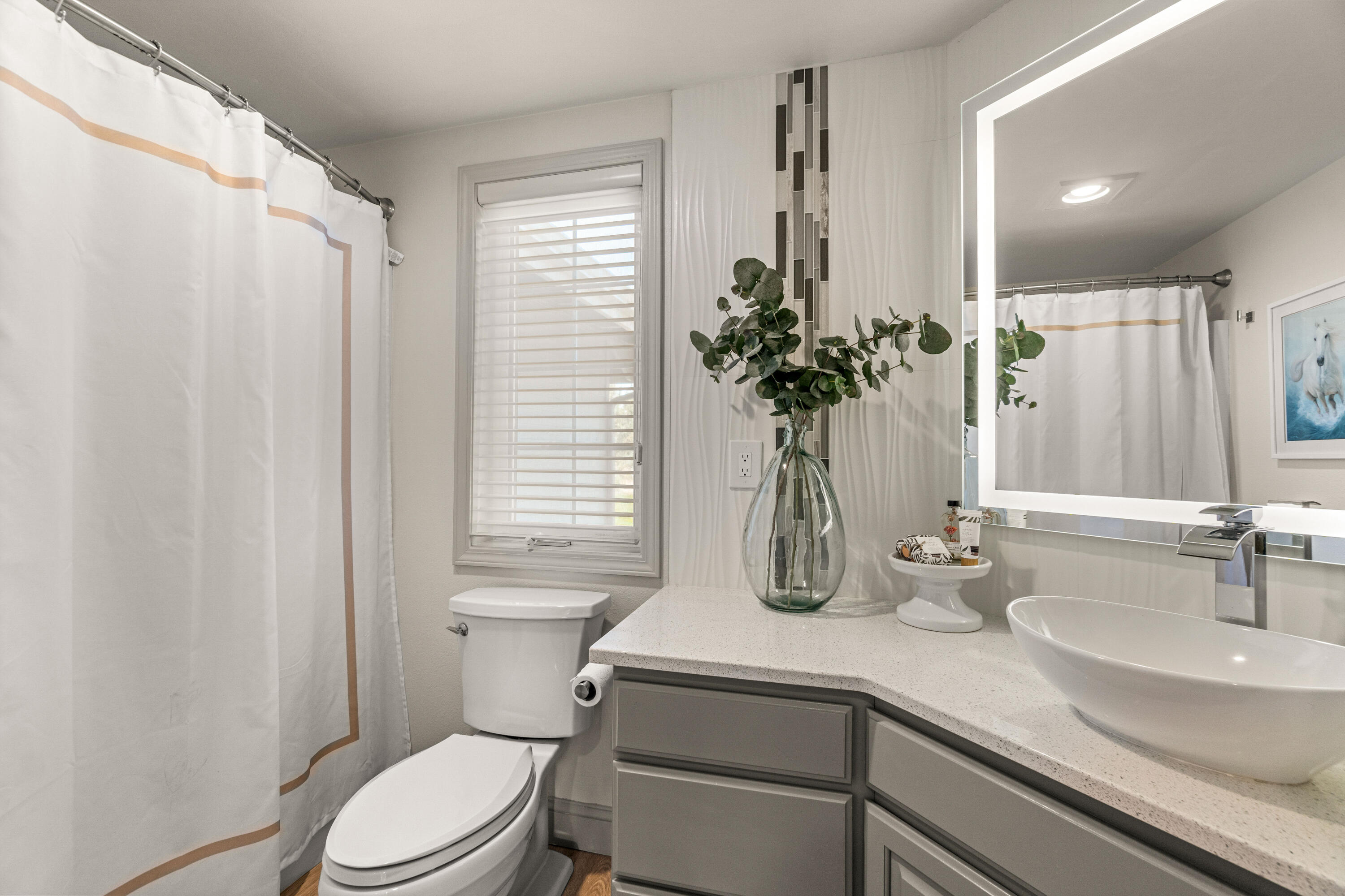 6625 NW Poplar Drive