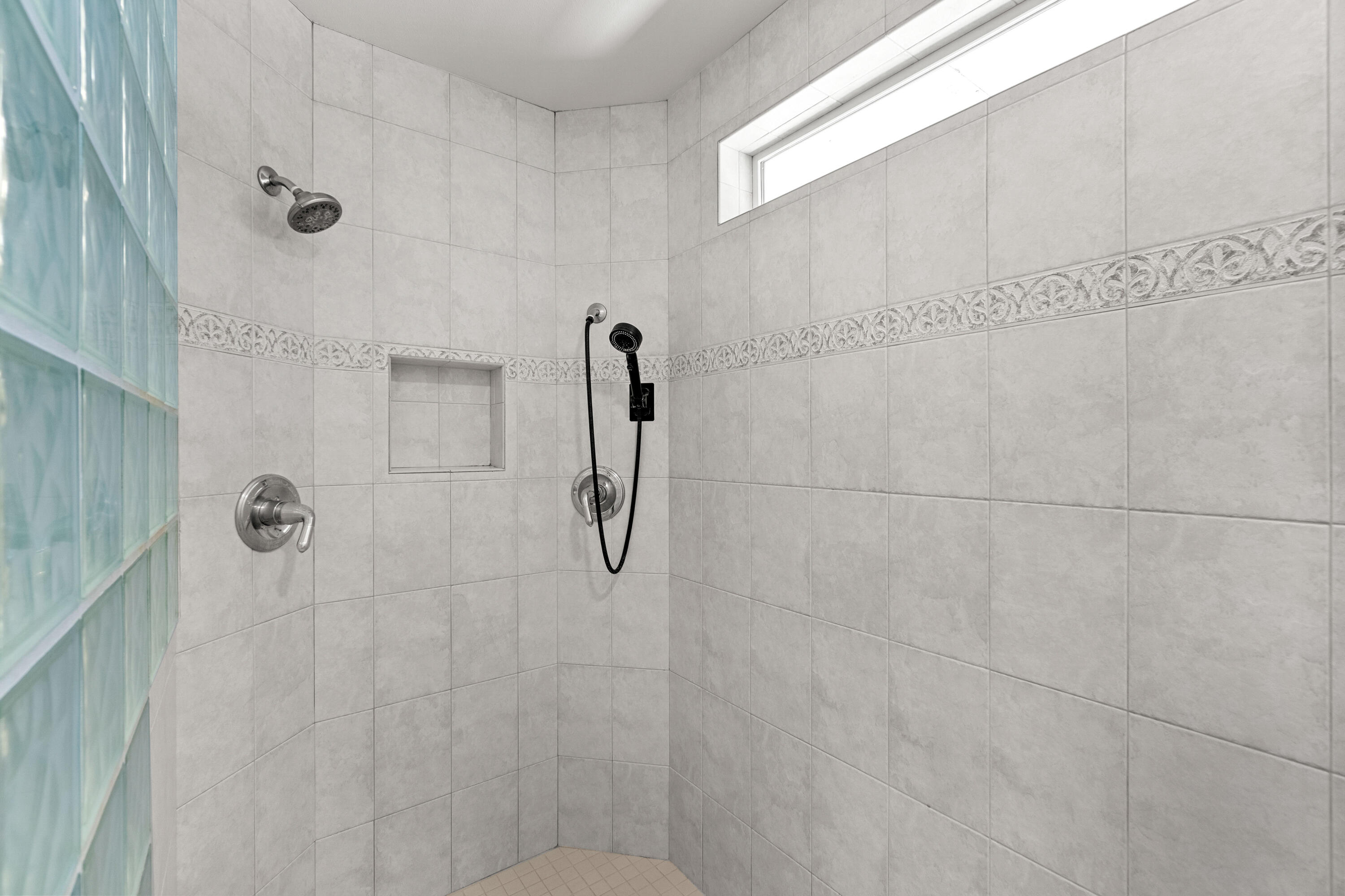 6625 NW Poplar Drive