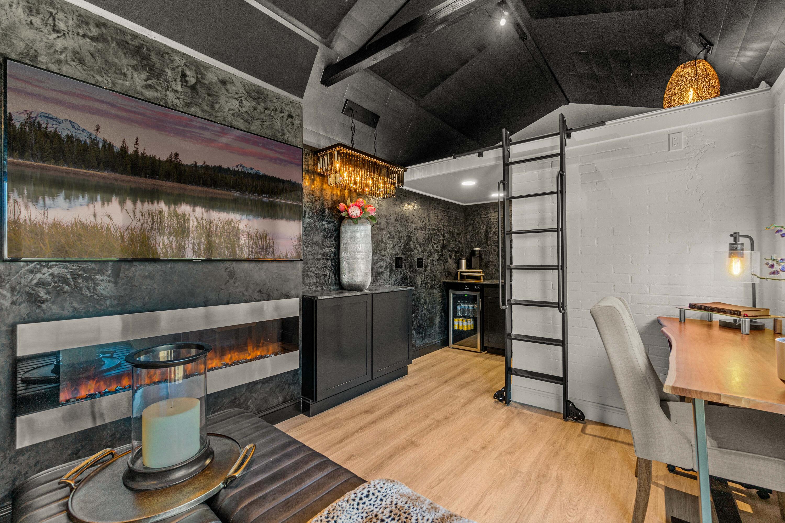 6625 NW Poplar Drive