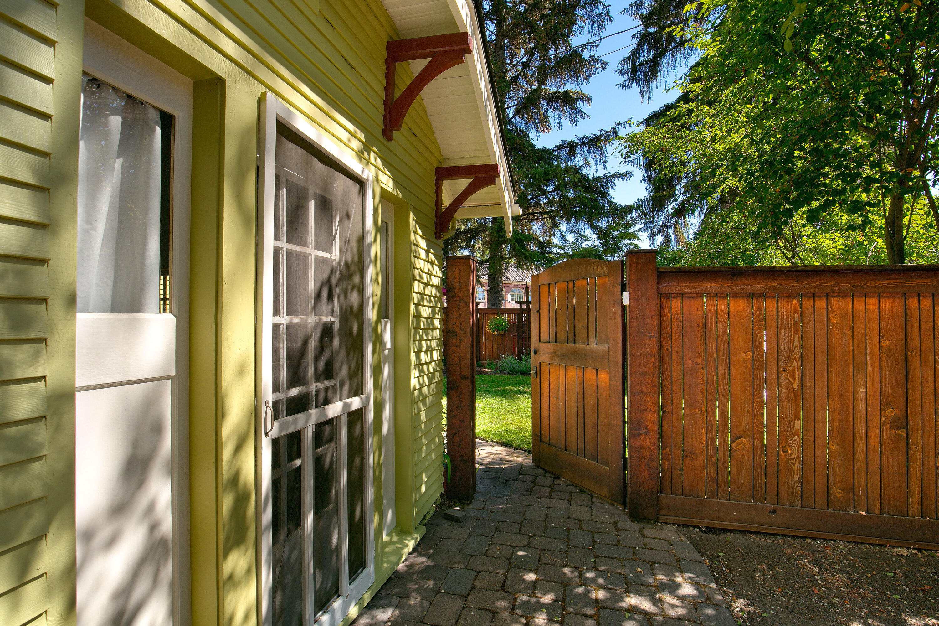 1374 NW Columbia Street