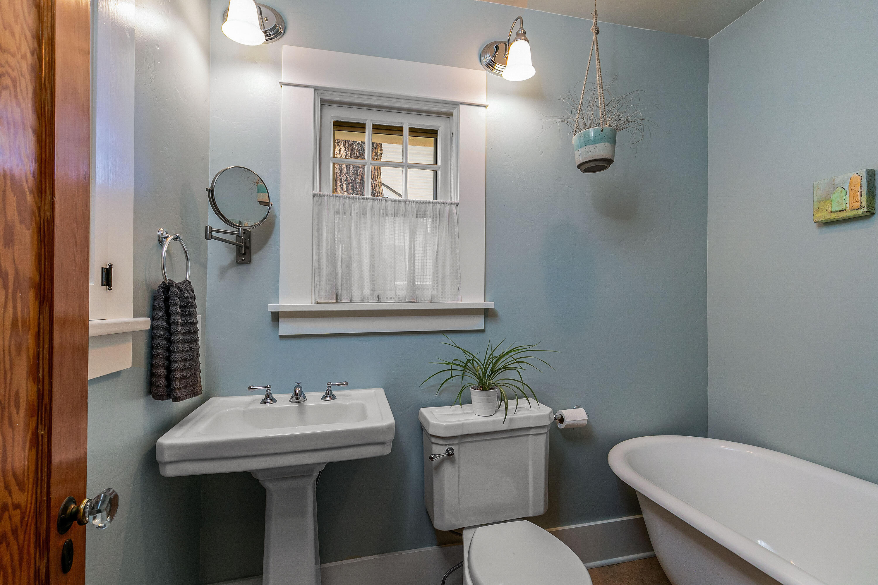 1374 NW Columbia Street