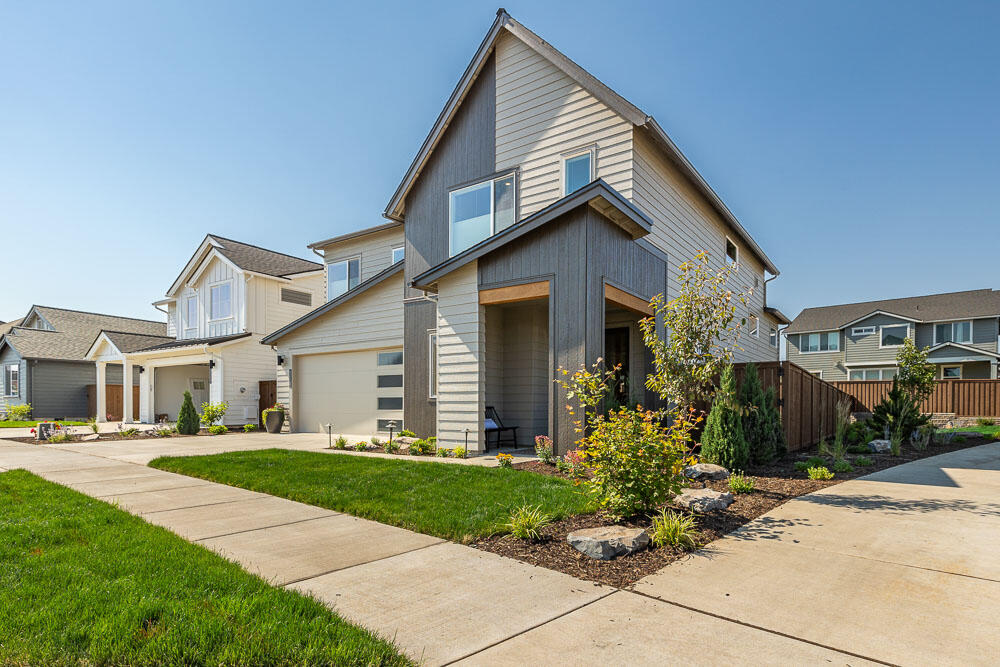 3005 NE Nipper Drive