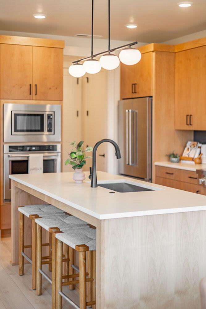 3005 NE Nipper Drive