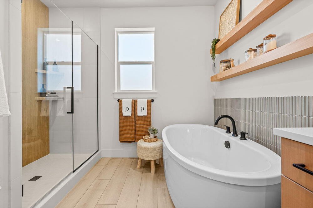 3005 NE Nipper Drive