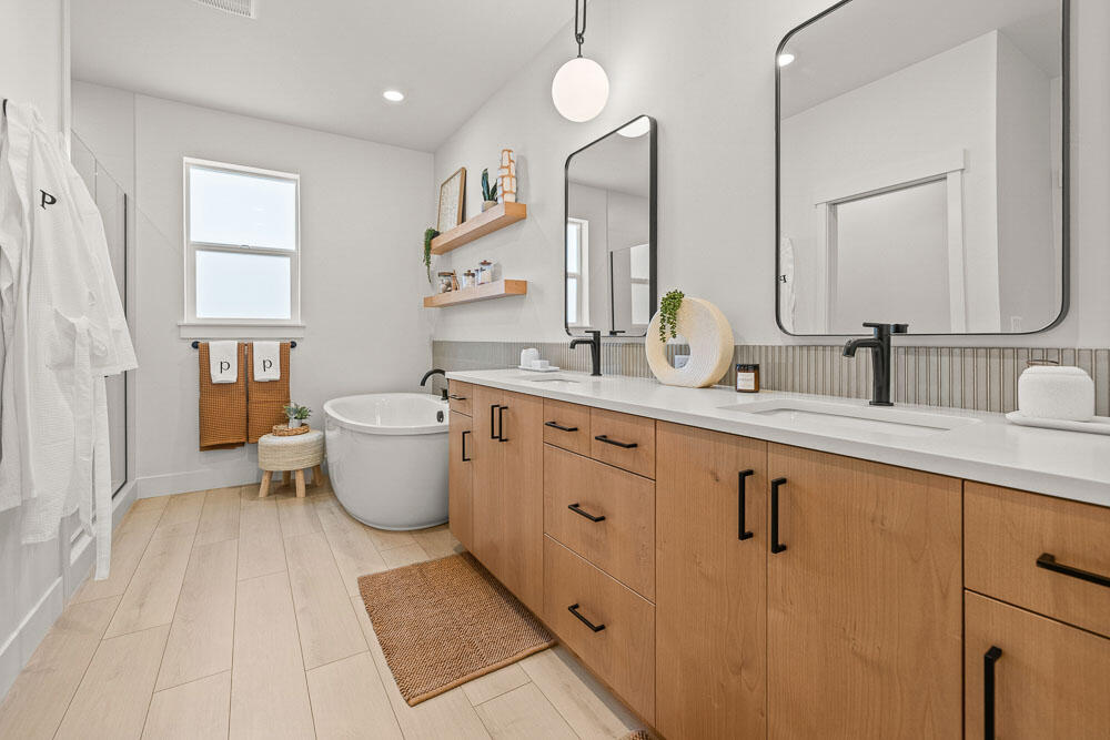 3005 NE Nipper Drive