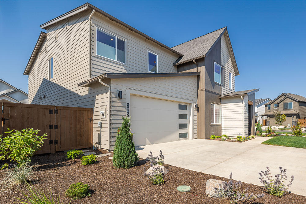 3005 NE Nipper Drive