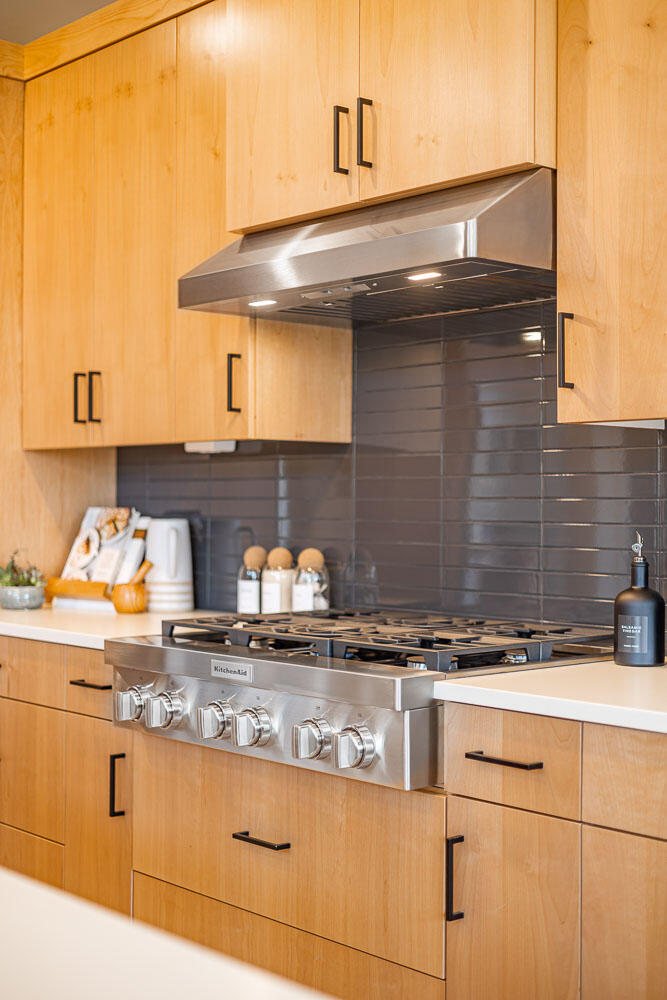 3005 NE Nipper Drive