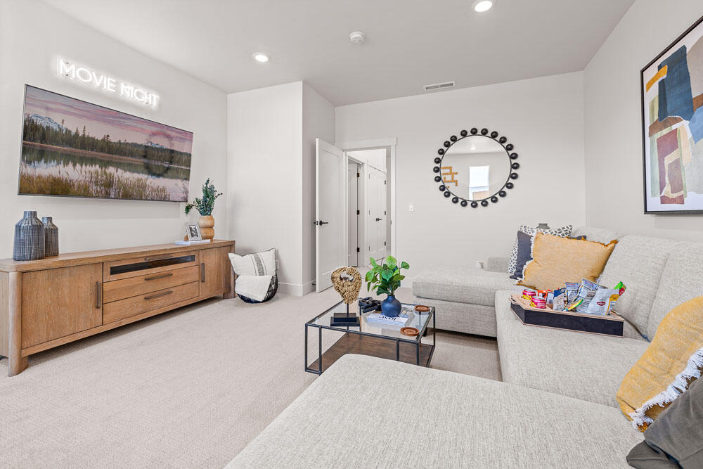 3005 NE Nipper Drive