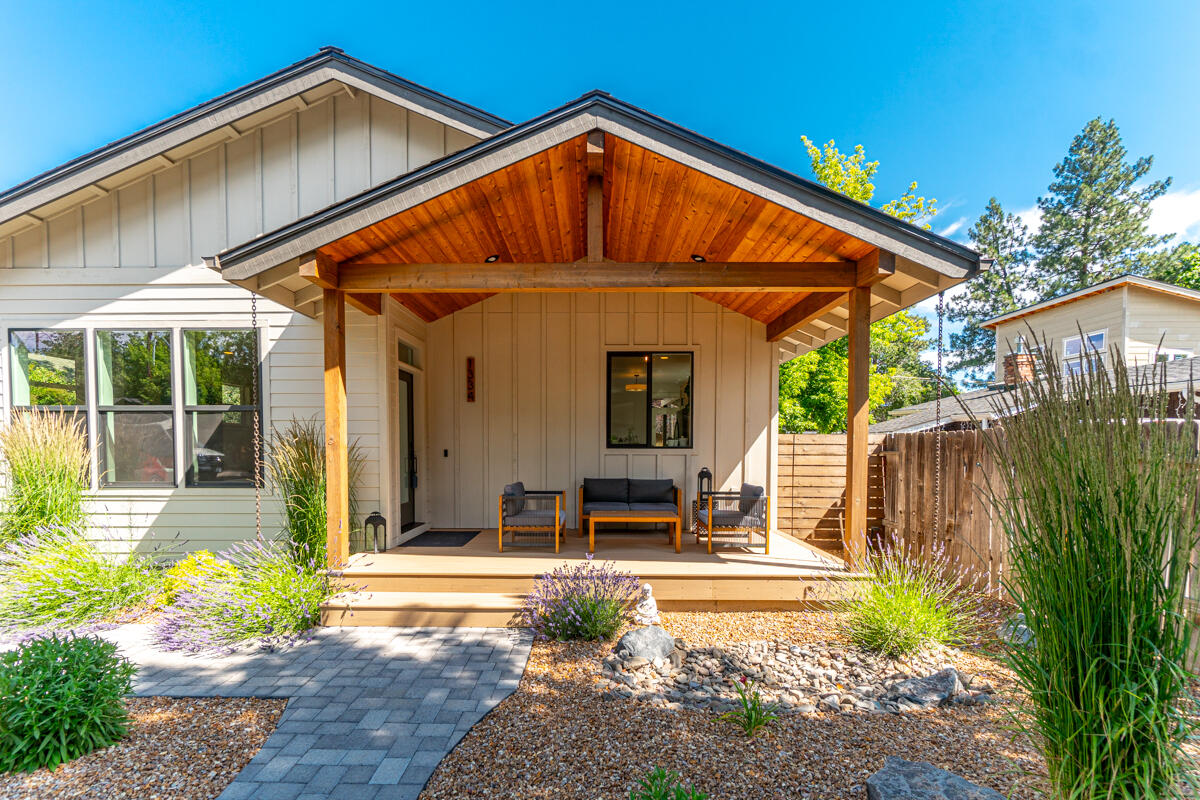 1334 NW Cumberland Avenue