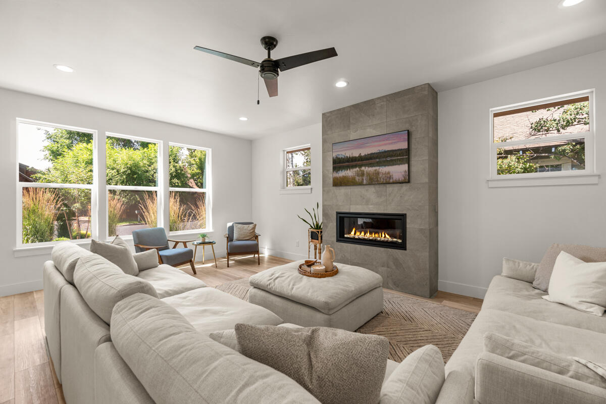 1334 NW Cumberland Avenue