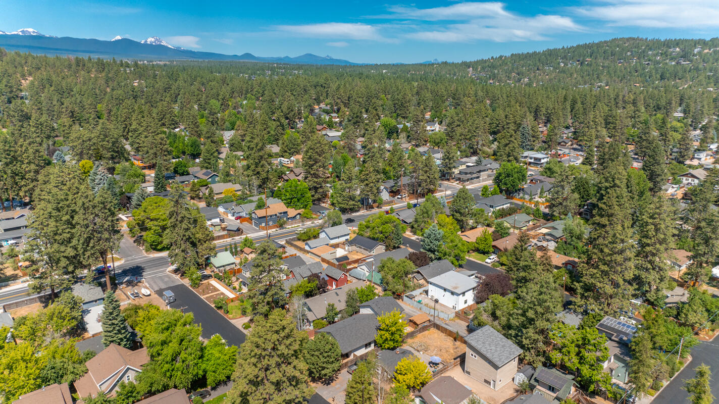 1334 NW Cumberland Avenue