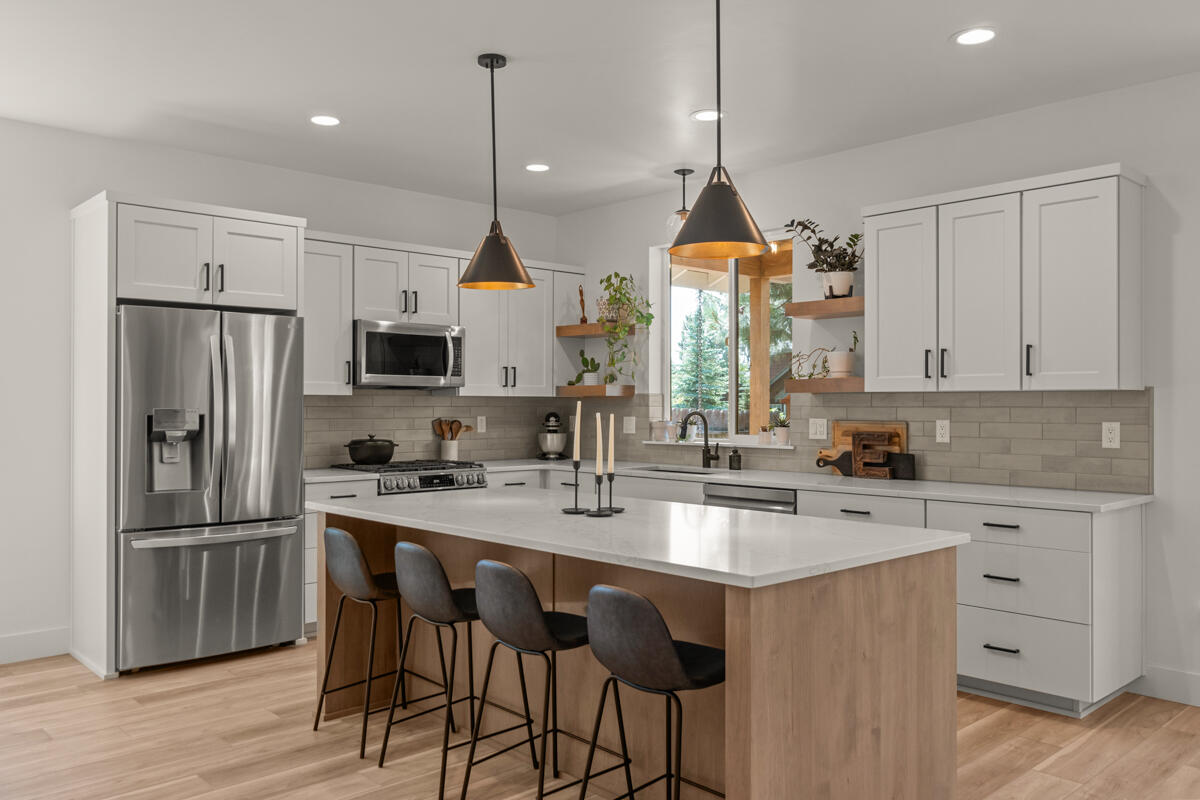 1334 NW Cumberland Avenue