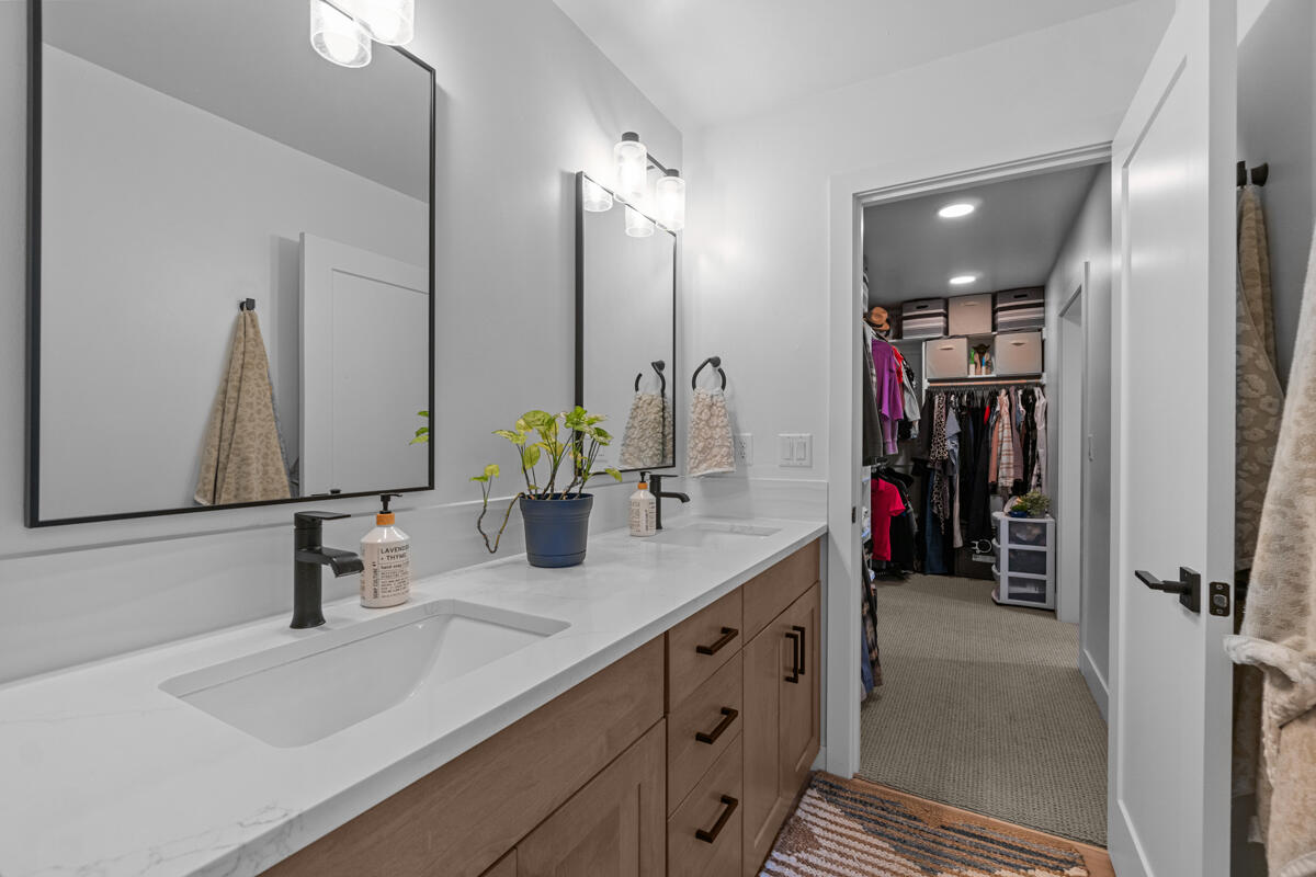 1334 NW Cumberland Avenue