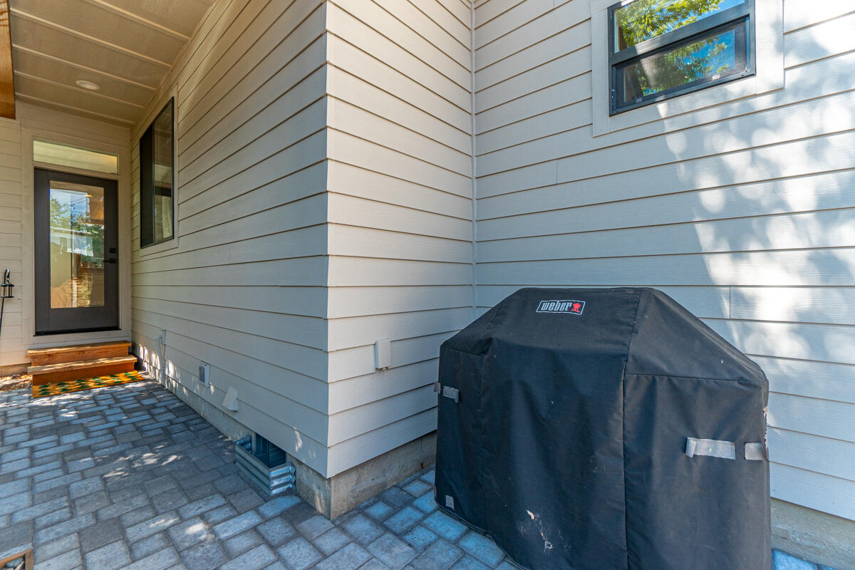 1334 NW Cumberland Avenue