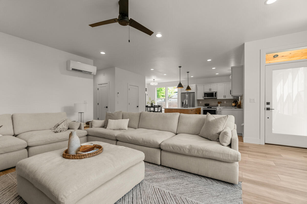 1334 NW Cumberland Avenue