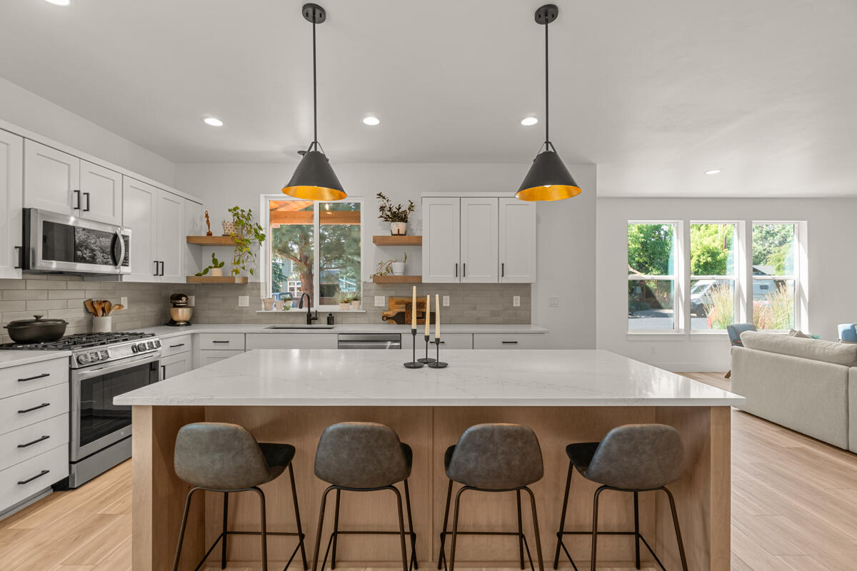 1334 NW Cumberland Avenue