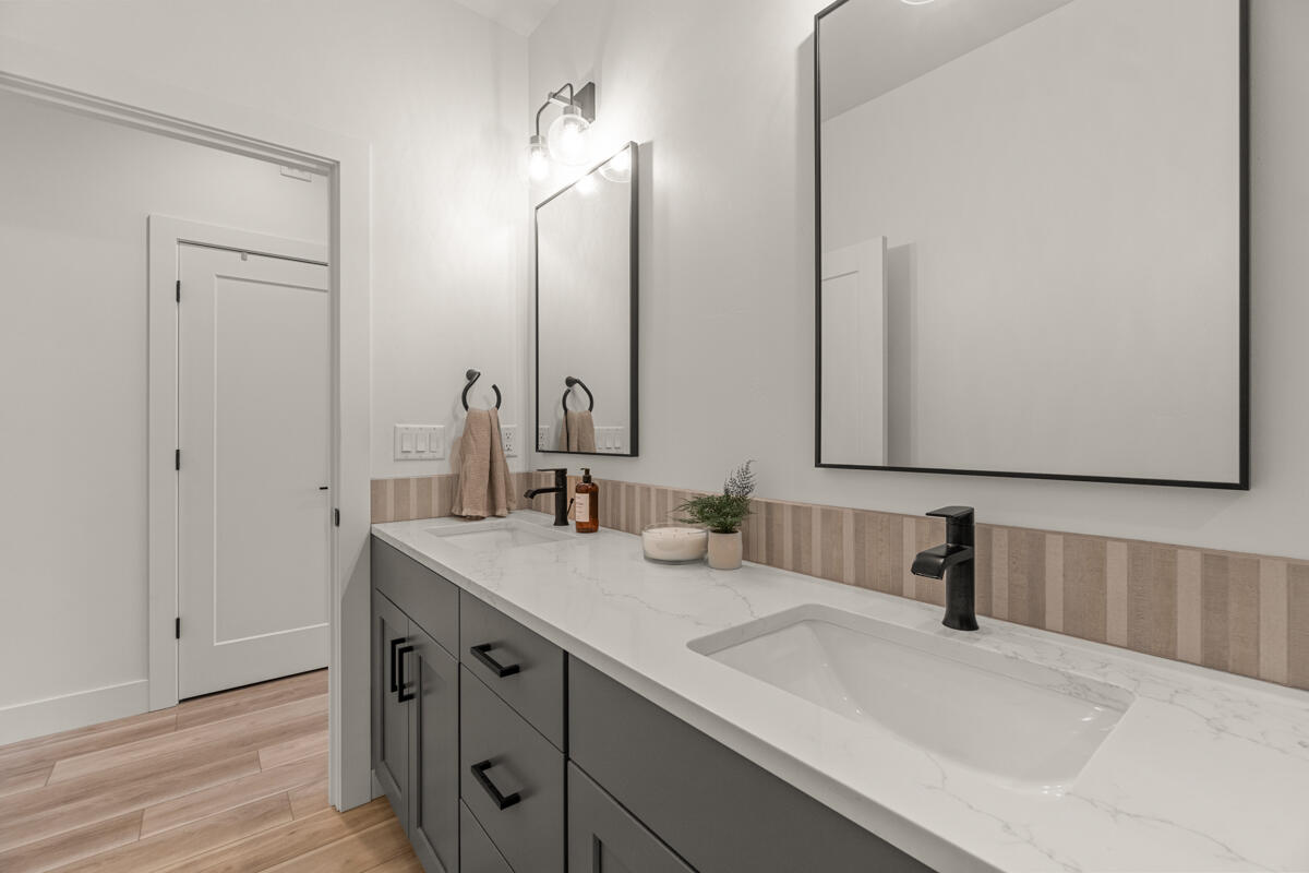 1334 NW Cumberland Avenue