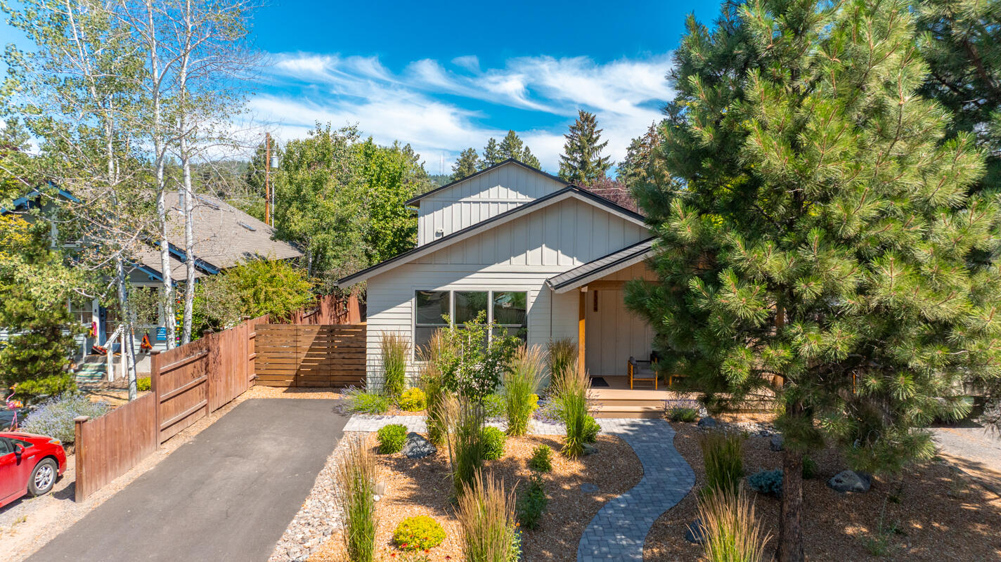 1334 NW Cumberland Avenue