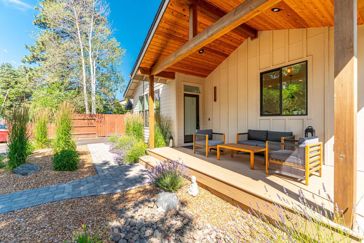 1334 NW Cumberland Avenue