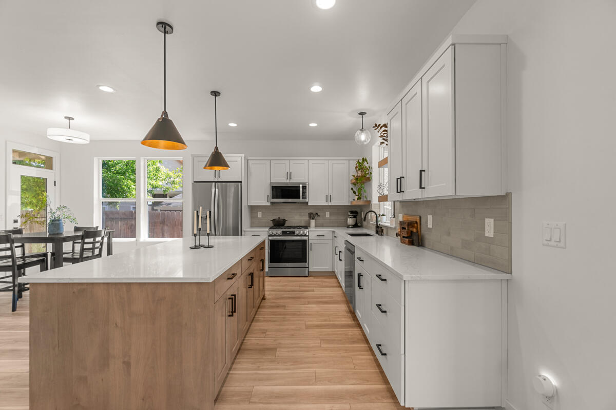 1334 NW Cumberland Avenue