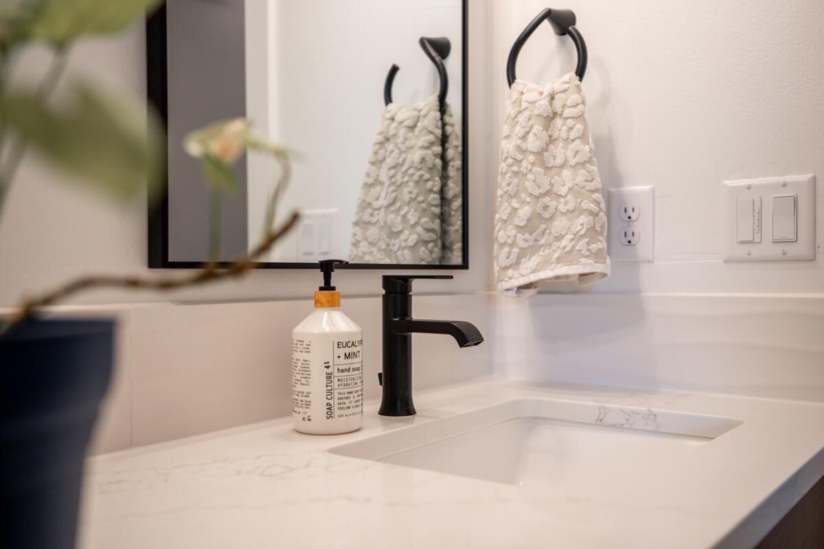 1334 NW Cumberland Avenue