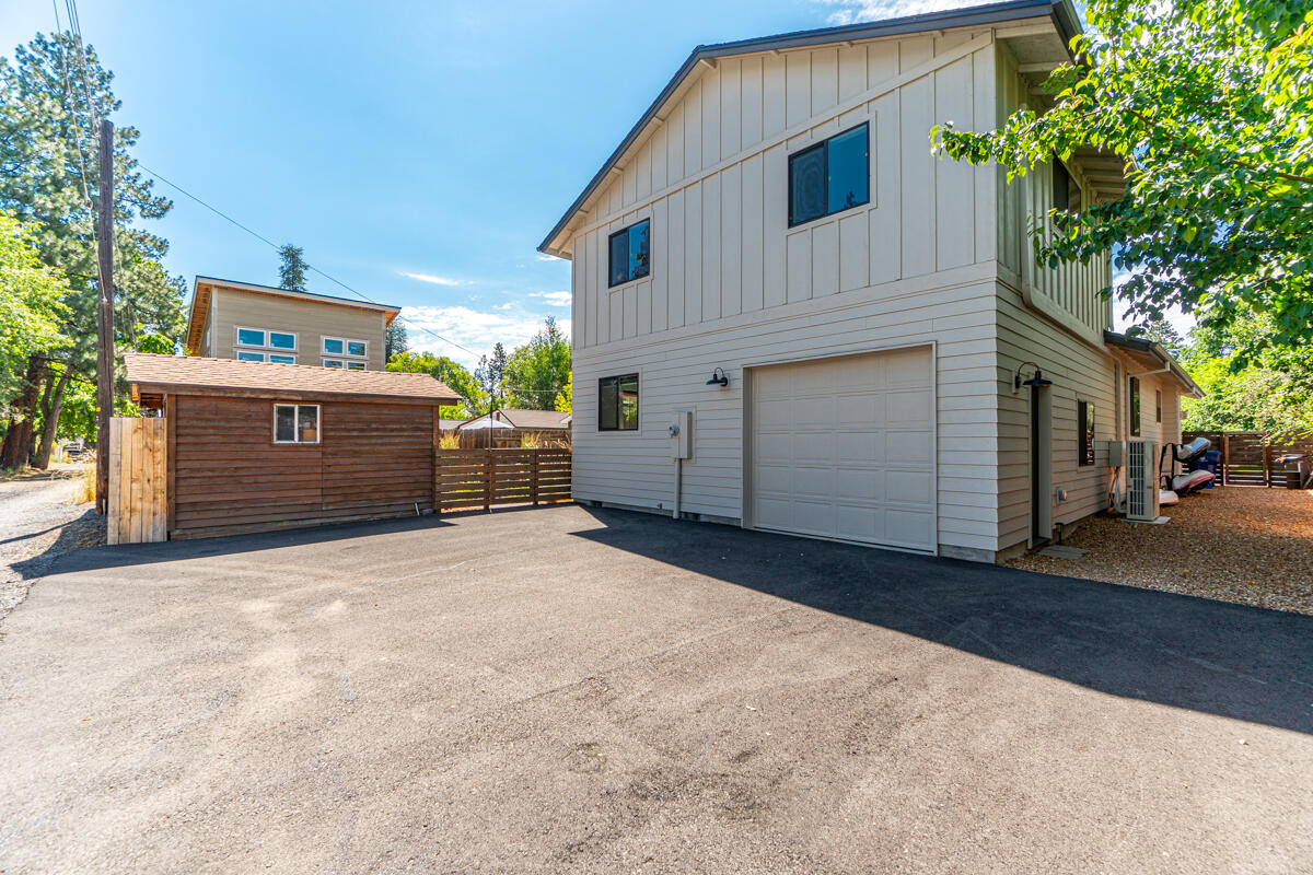 1334 NW Cumberland Avenue