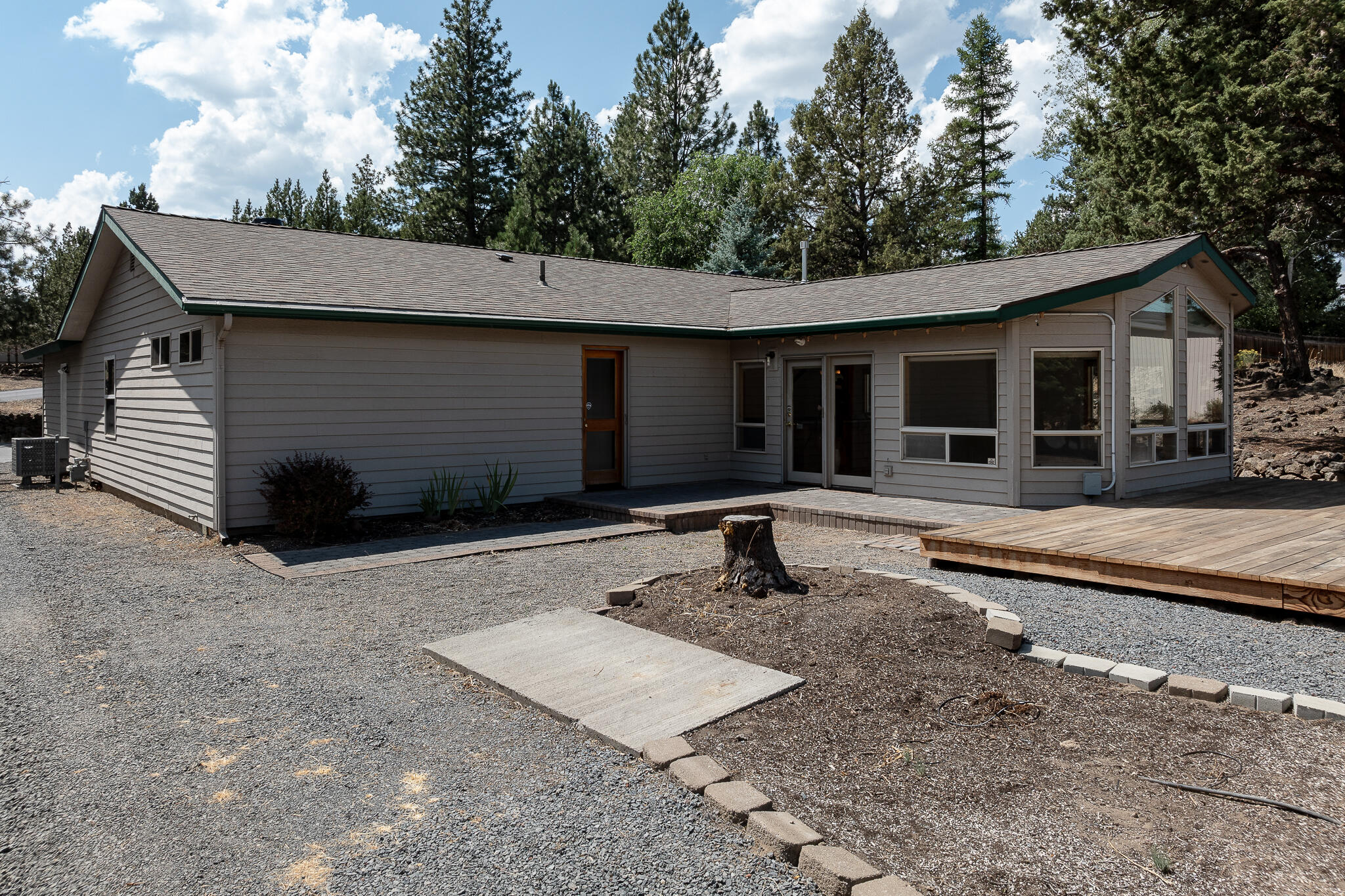 20868 SE King Hezekiah Way