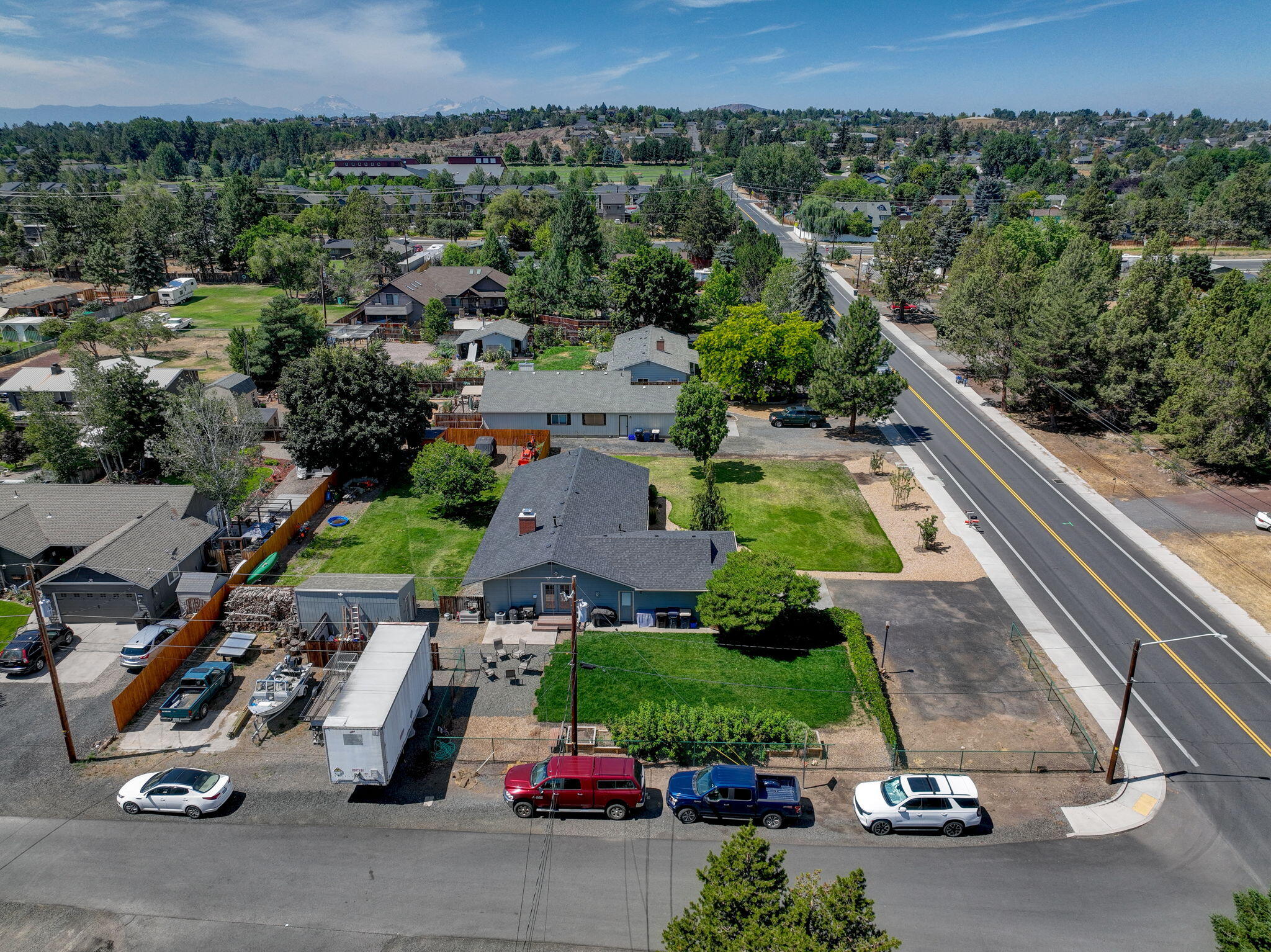 2506 SW Wickiup Avenue