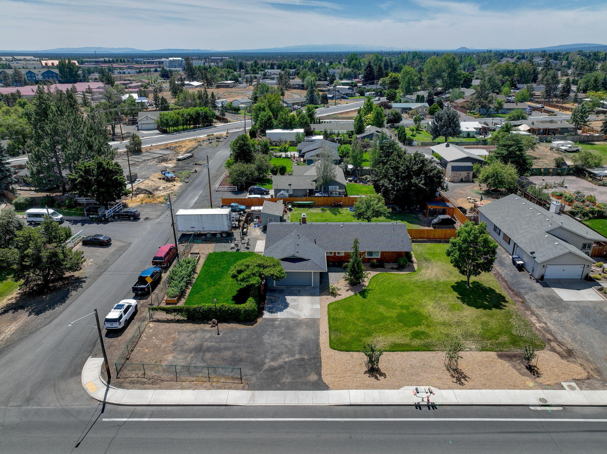 2506 SW Wickiup Avenue