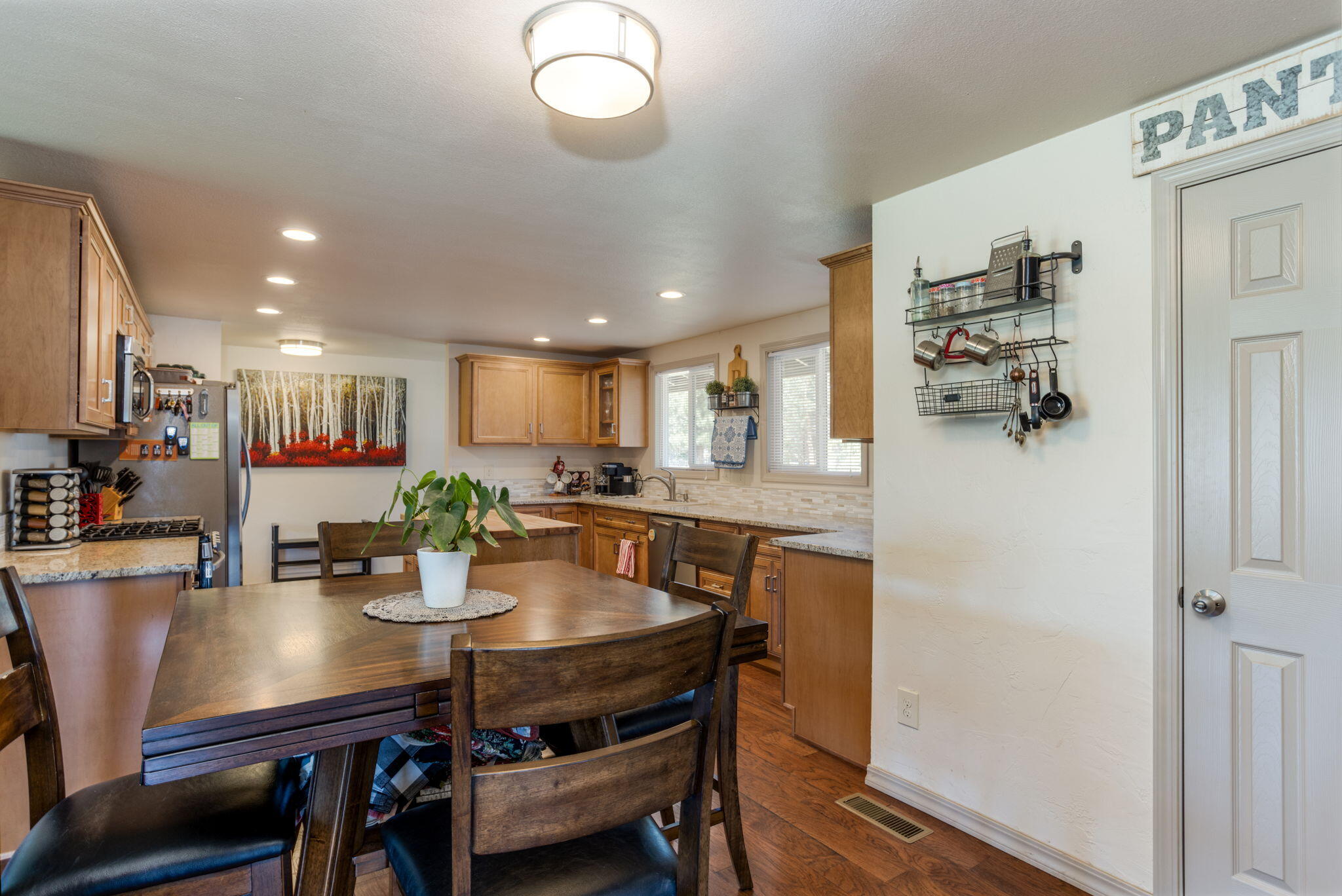 2506 SW Wickiup Avenue