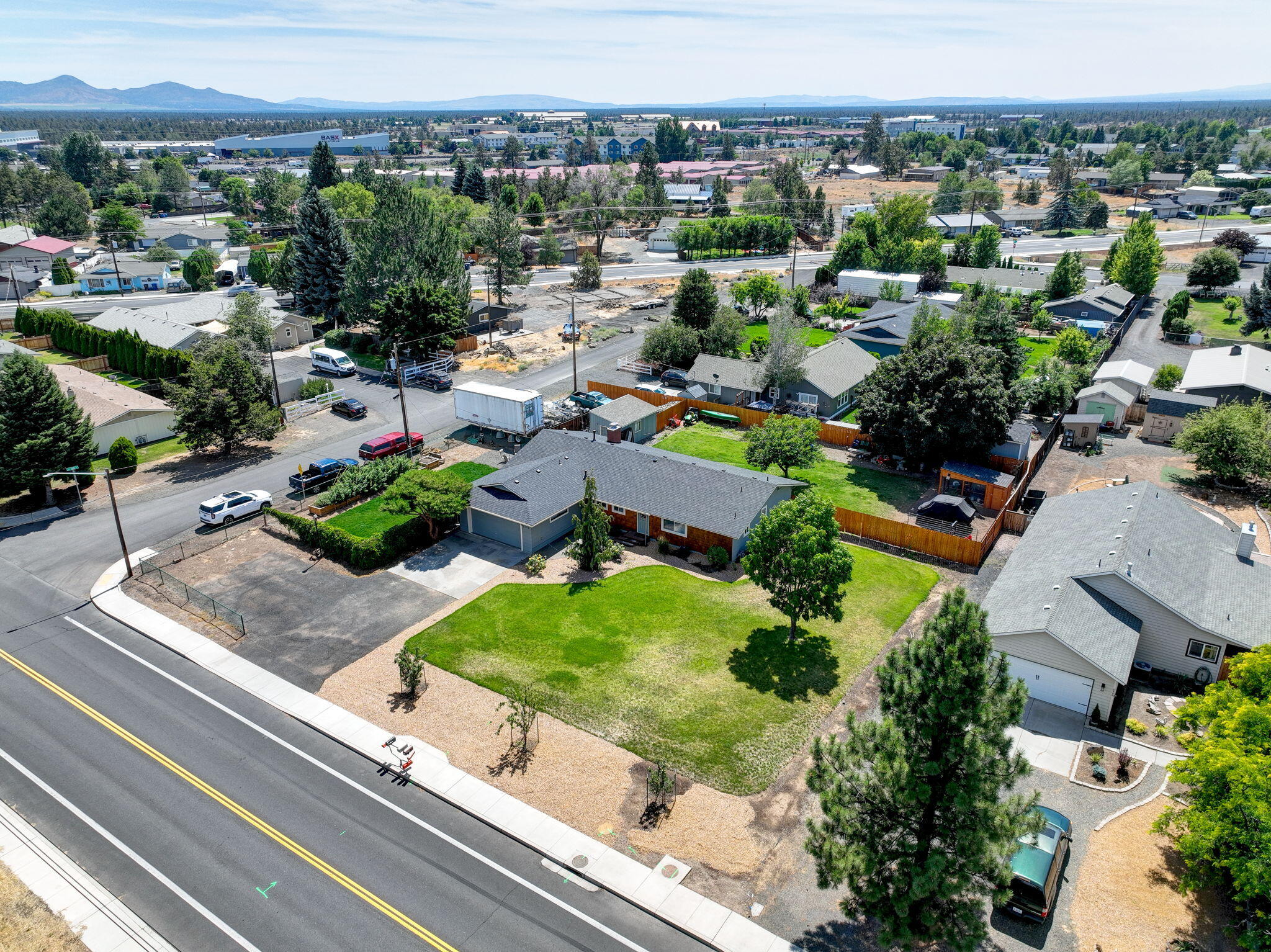 2506 SW Wickiup Avenue